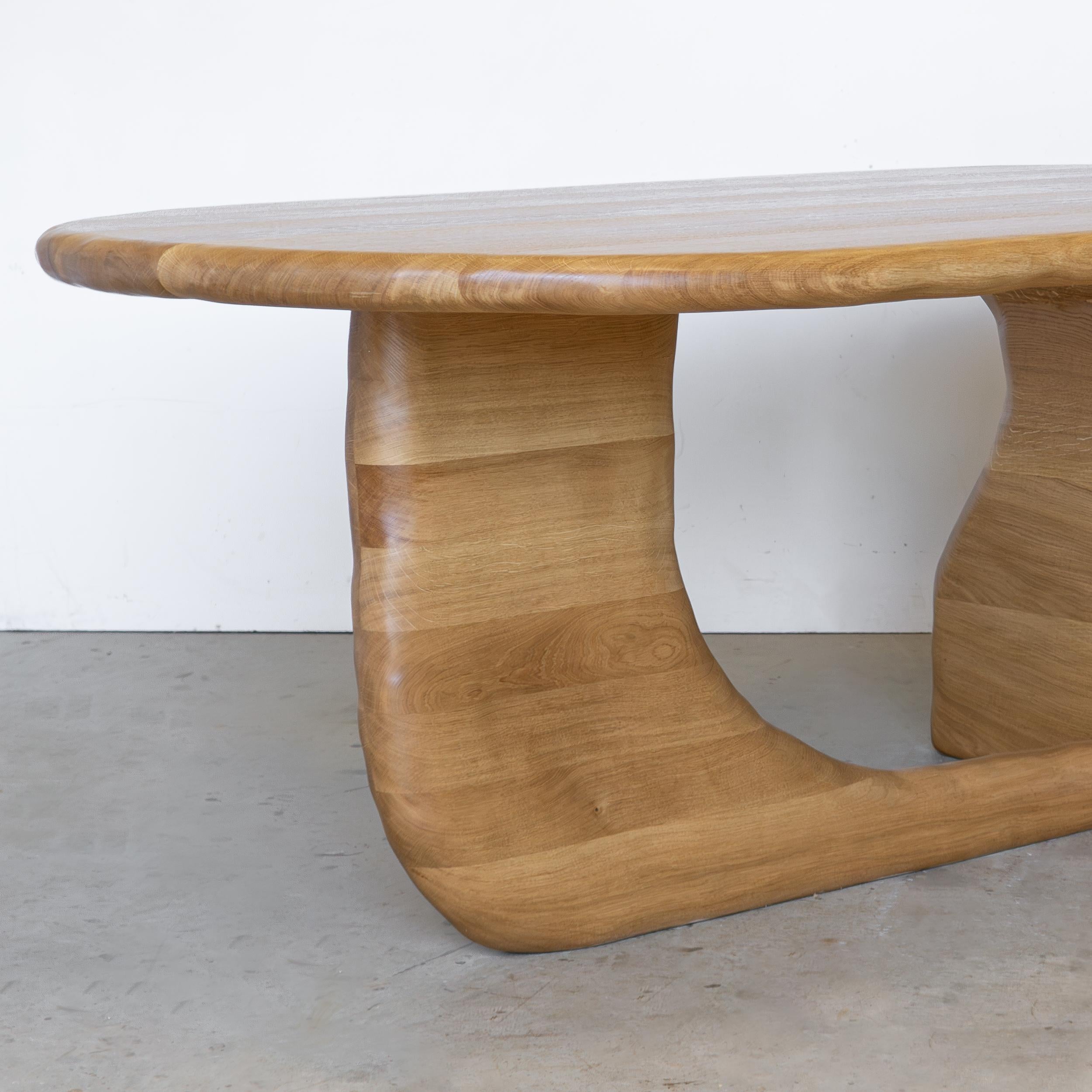 Curvo Dining Table - Sculptural Table in Oak Wood For Sale 1