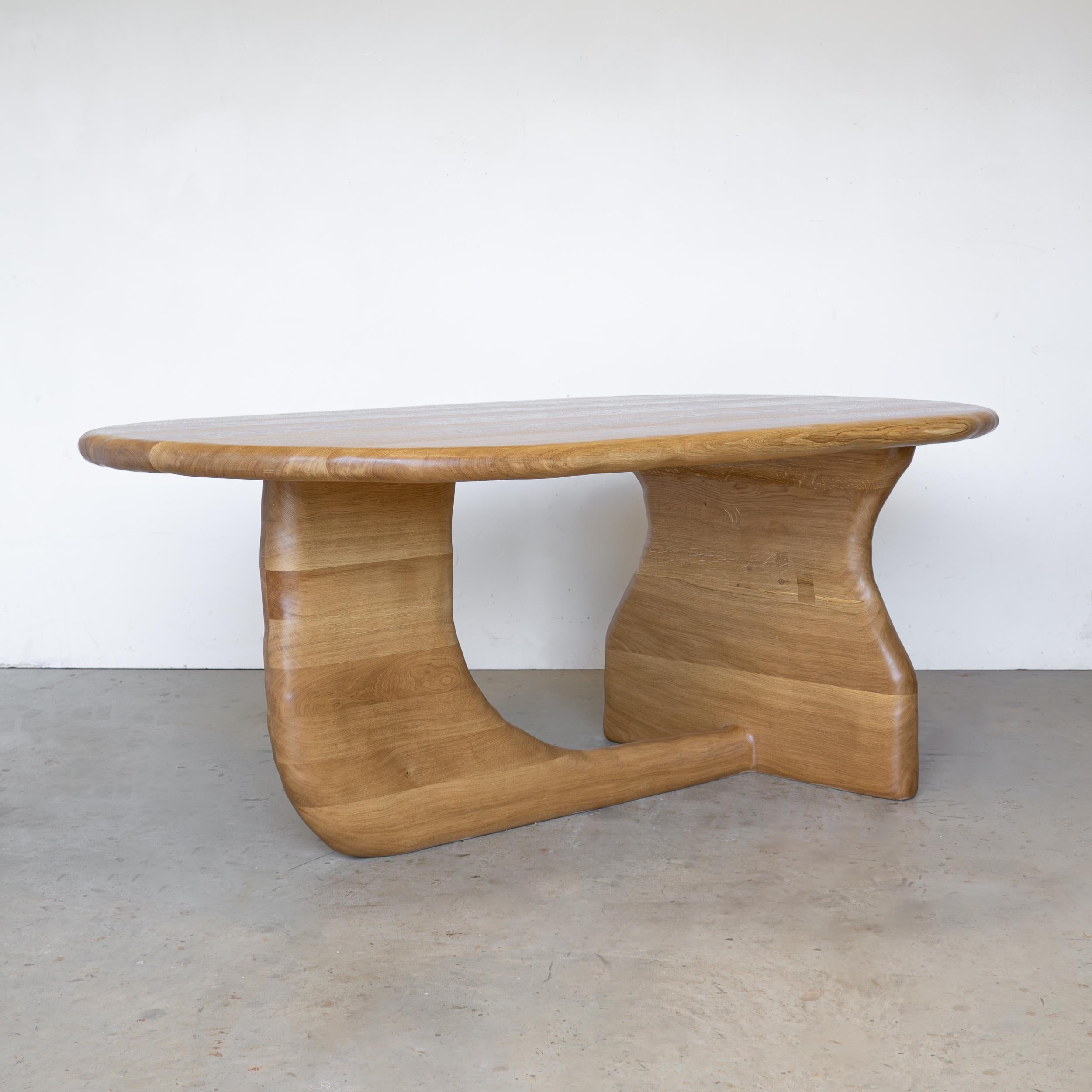 Curvo Dining Table - Sculptural Table in Oak Wood For Sale 2