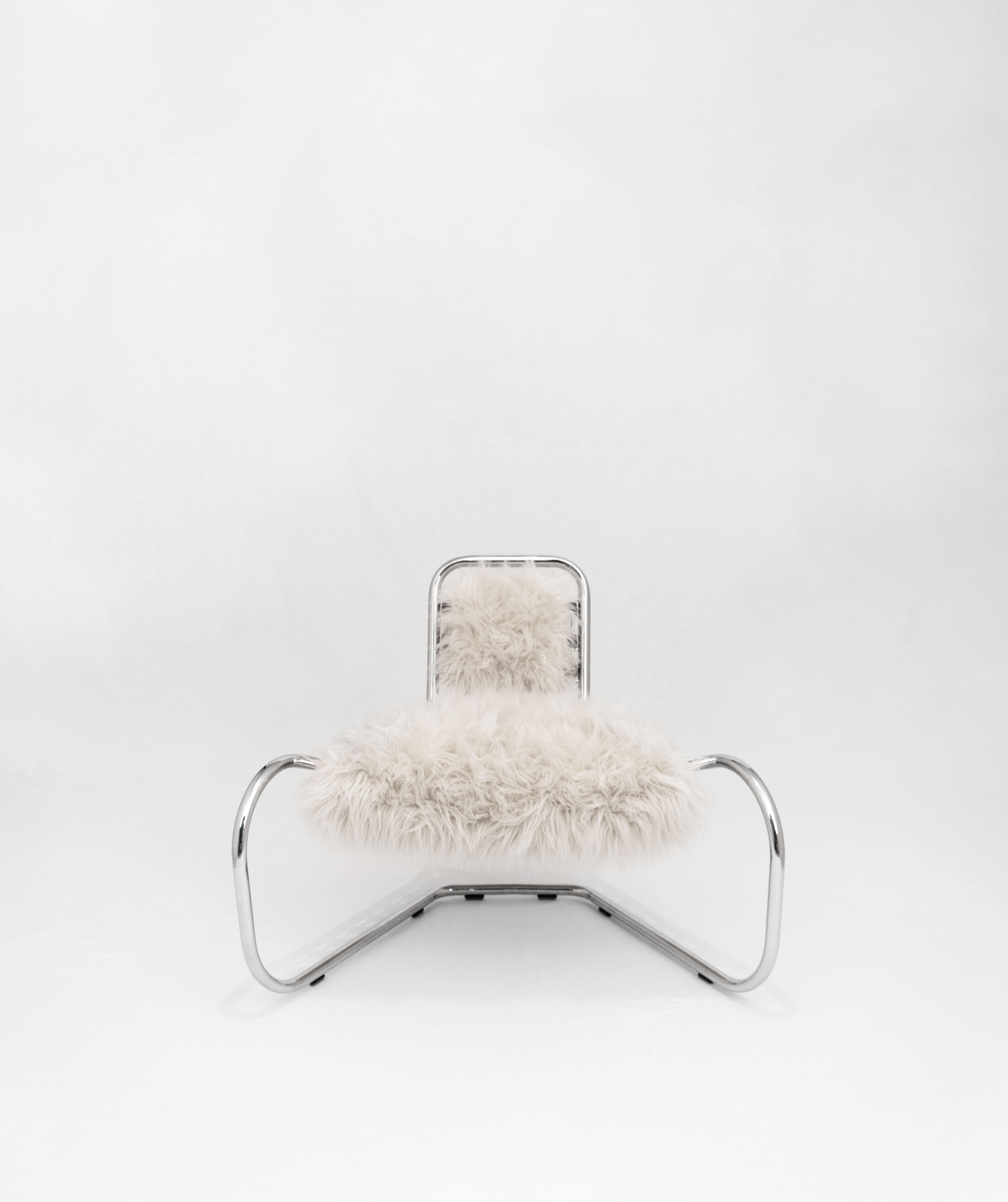 Moderne Fauteuil courbé conçu par Luca Pasqualotti pour Seconda Giovinezza 2024 en vente