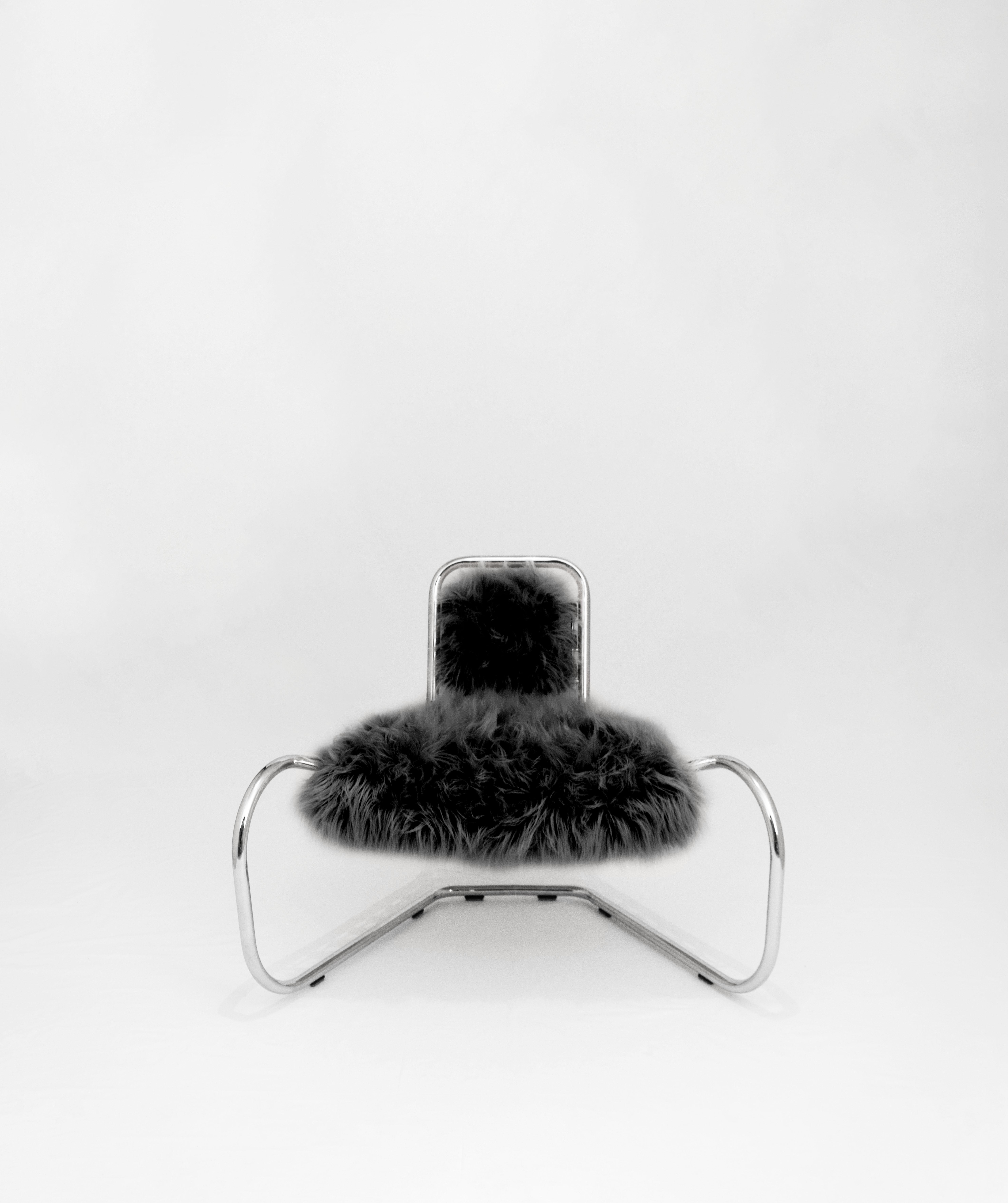 Moderne Fauteuil curviligne conçu par Luca Pasqualotti pour Seconda Giovinezza 2024 en vente
