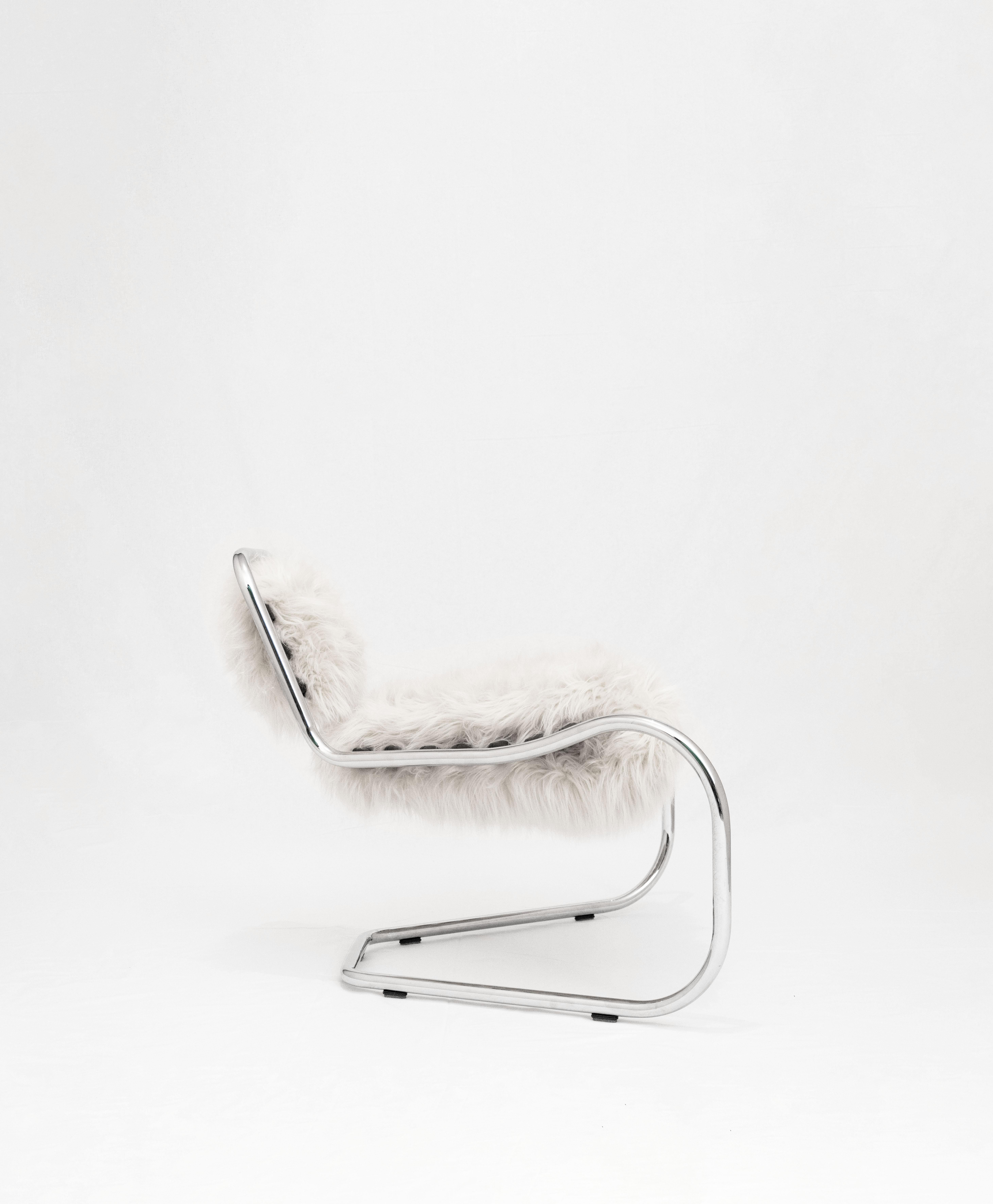 Italian Fauteuil courbé conçu par Luca Pasqualotti pour Seconda Giovinezza 2024 en vente
