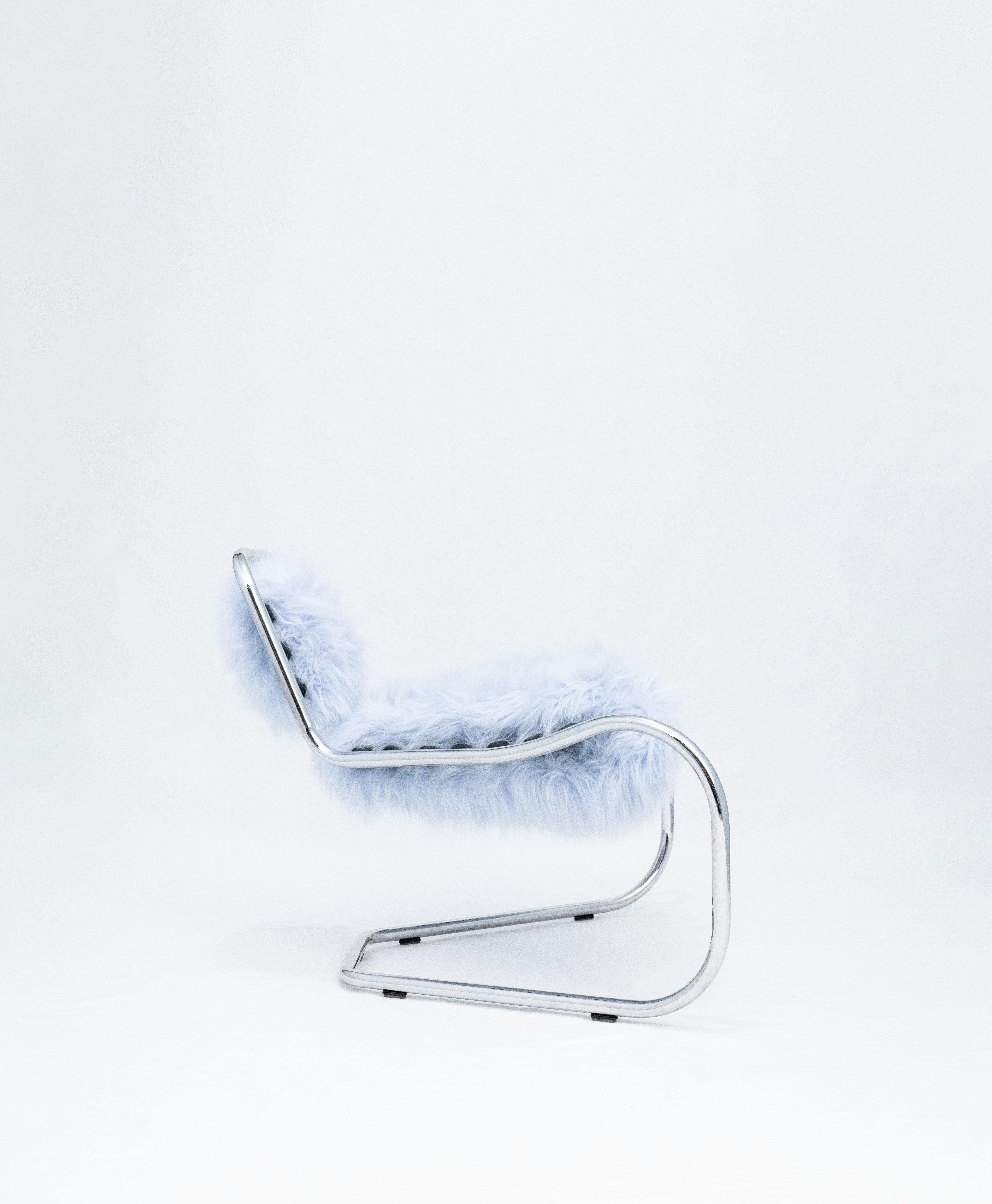 Italian Fauteuil curviligne conçu par Luca Pasqualotti pour Seconda Giovinezza 2024 en vente