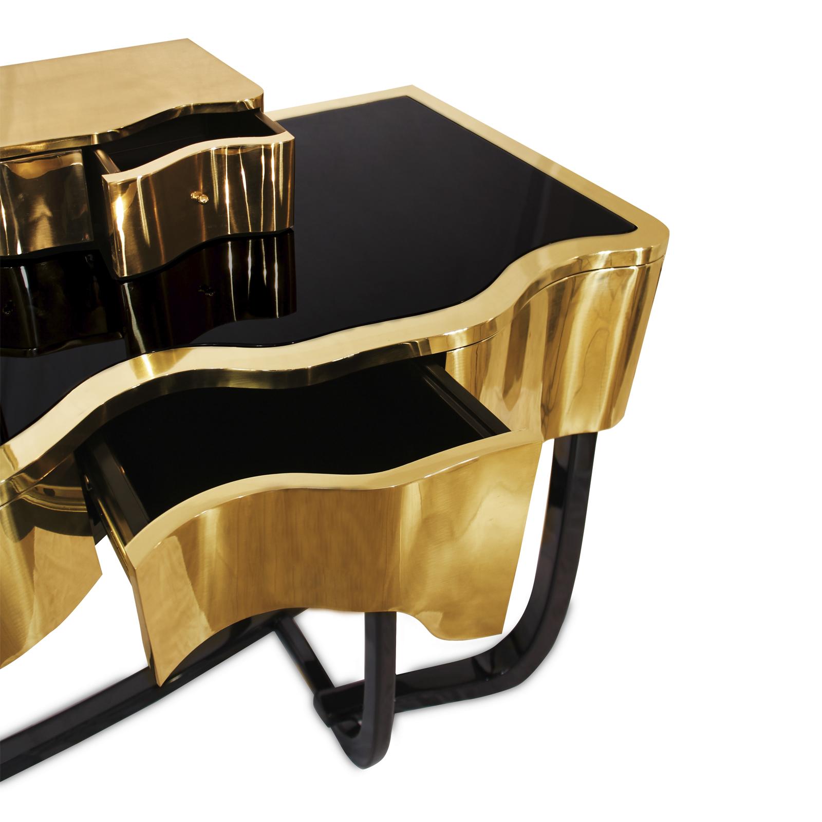 Curvy Mirror Room Console Table For Sale 1