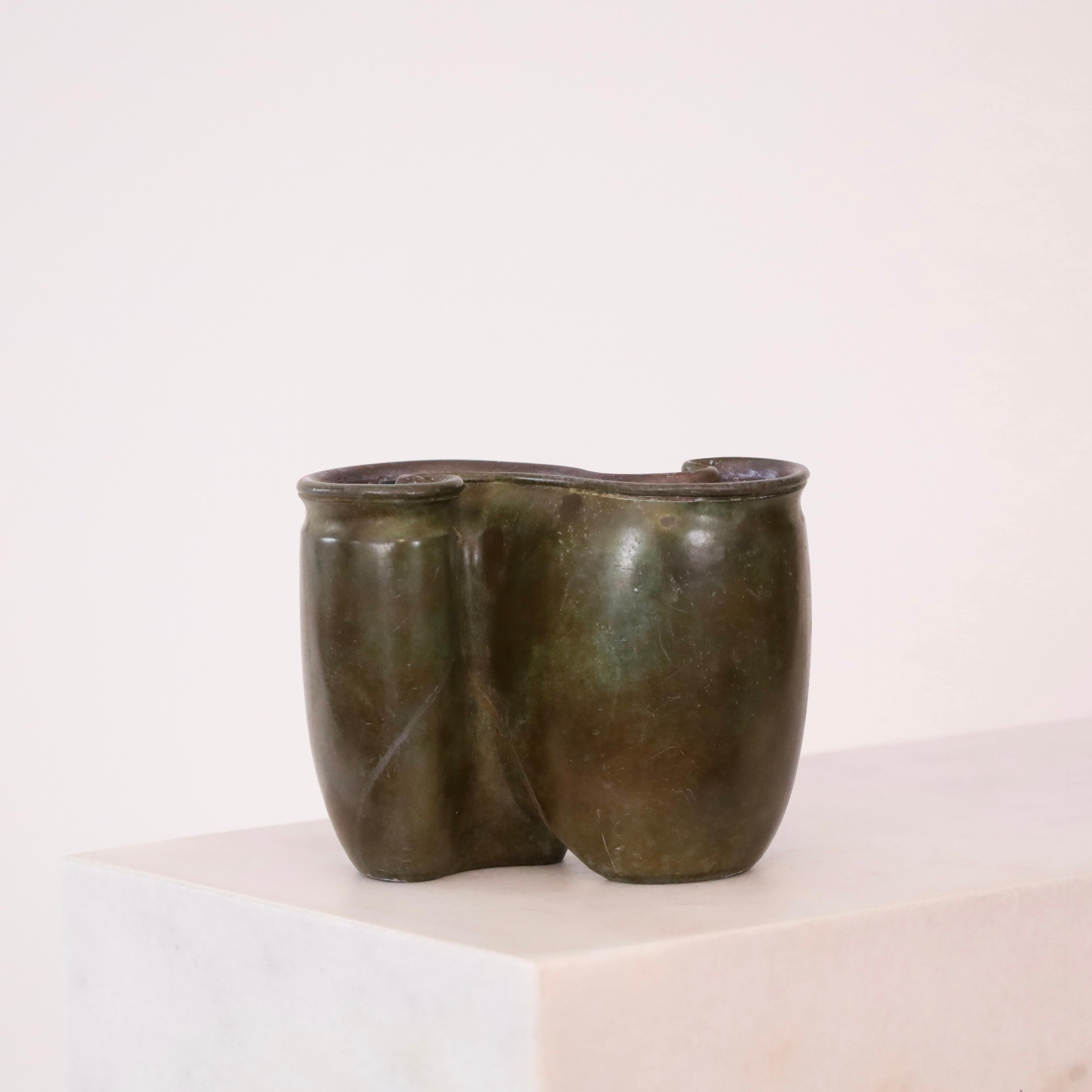 Kurvenreiche Vase entworfen von Just Andersen, 1930er Jahre, Dänemark (Dänisch) im Angebot