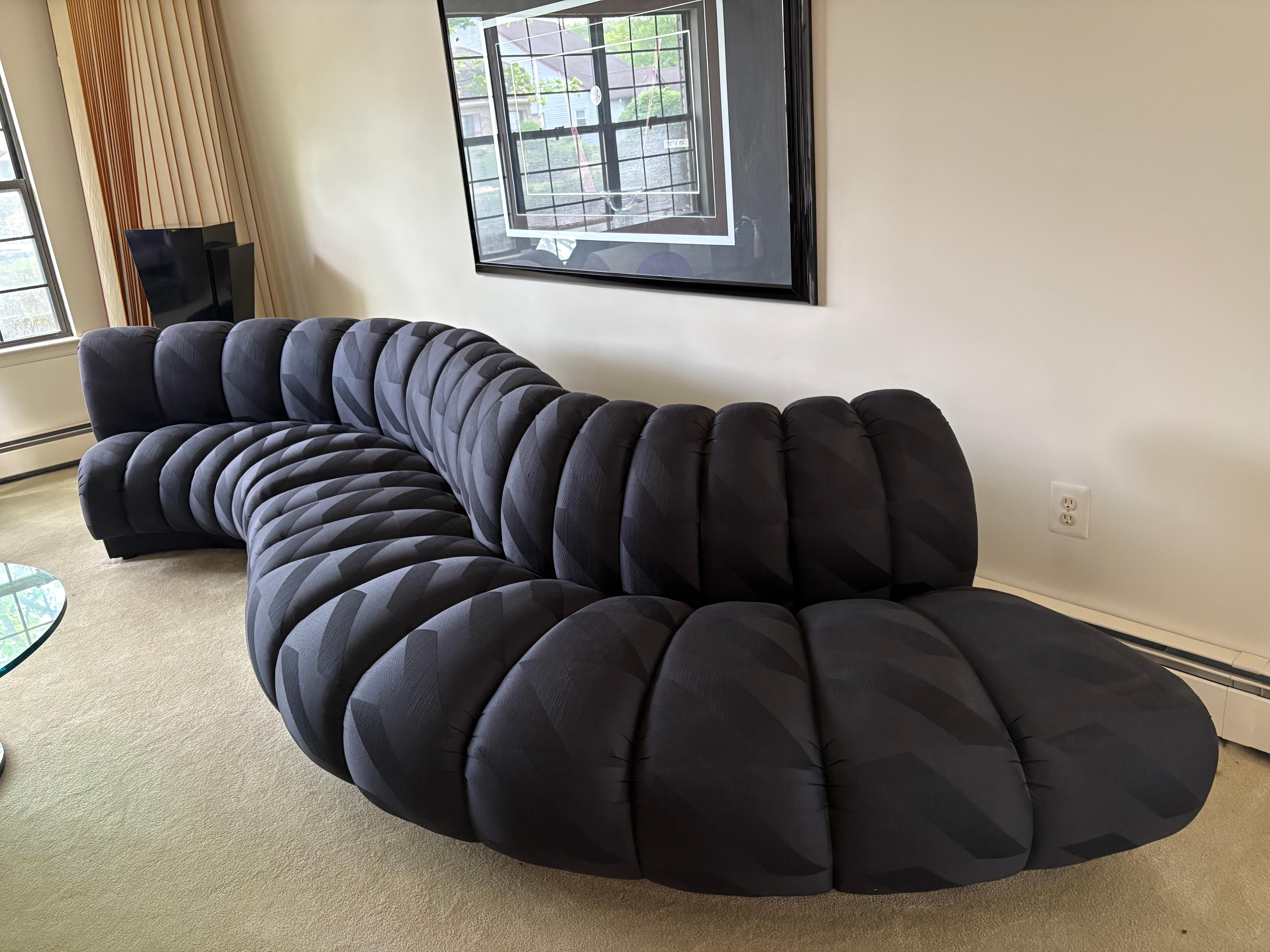 Américain Canapé sectionnel contemporain modulable Curvy Vintage Serpentine en vente