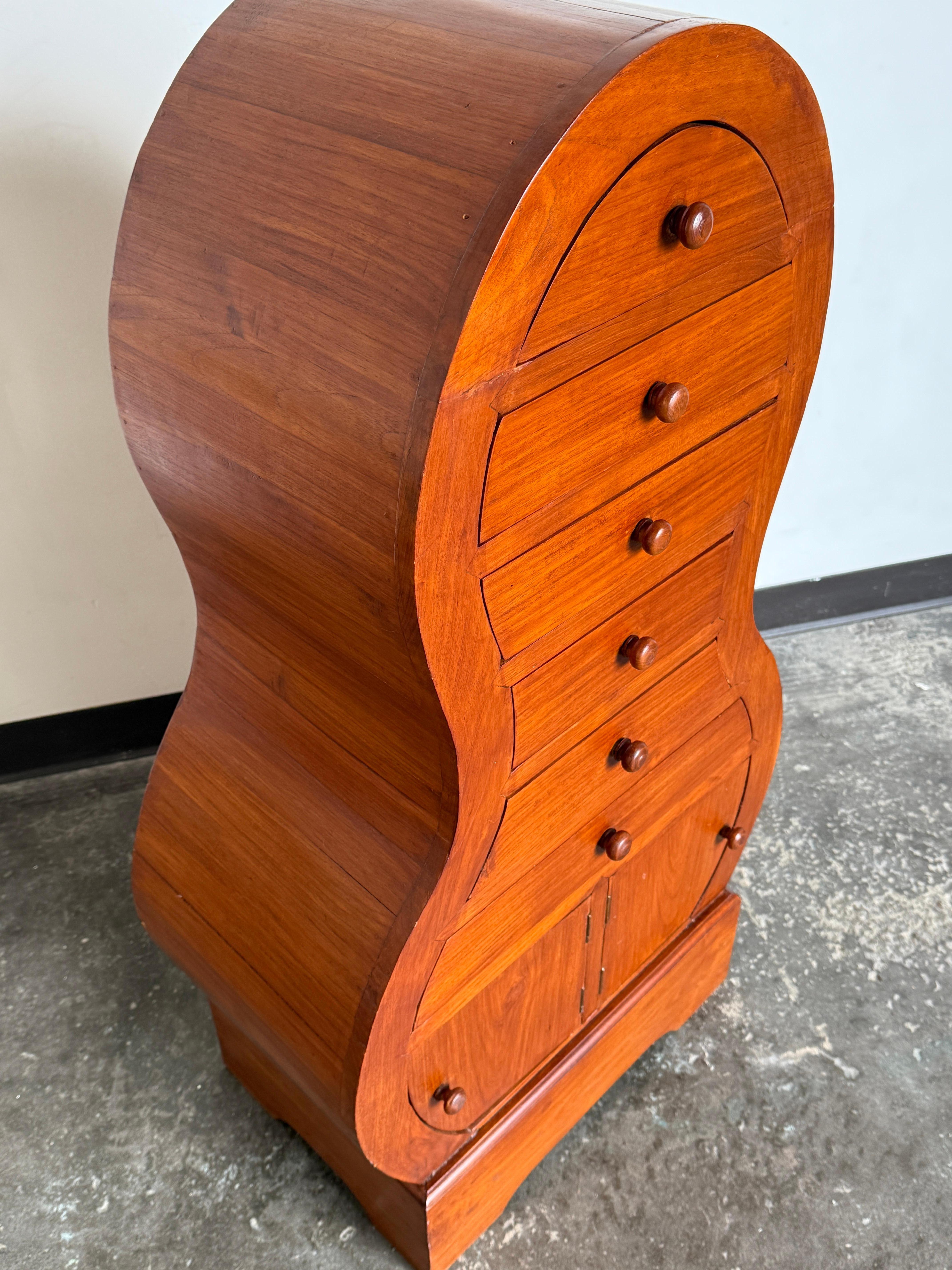 Armario curvo de madera Madera en venta