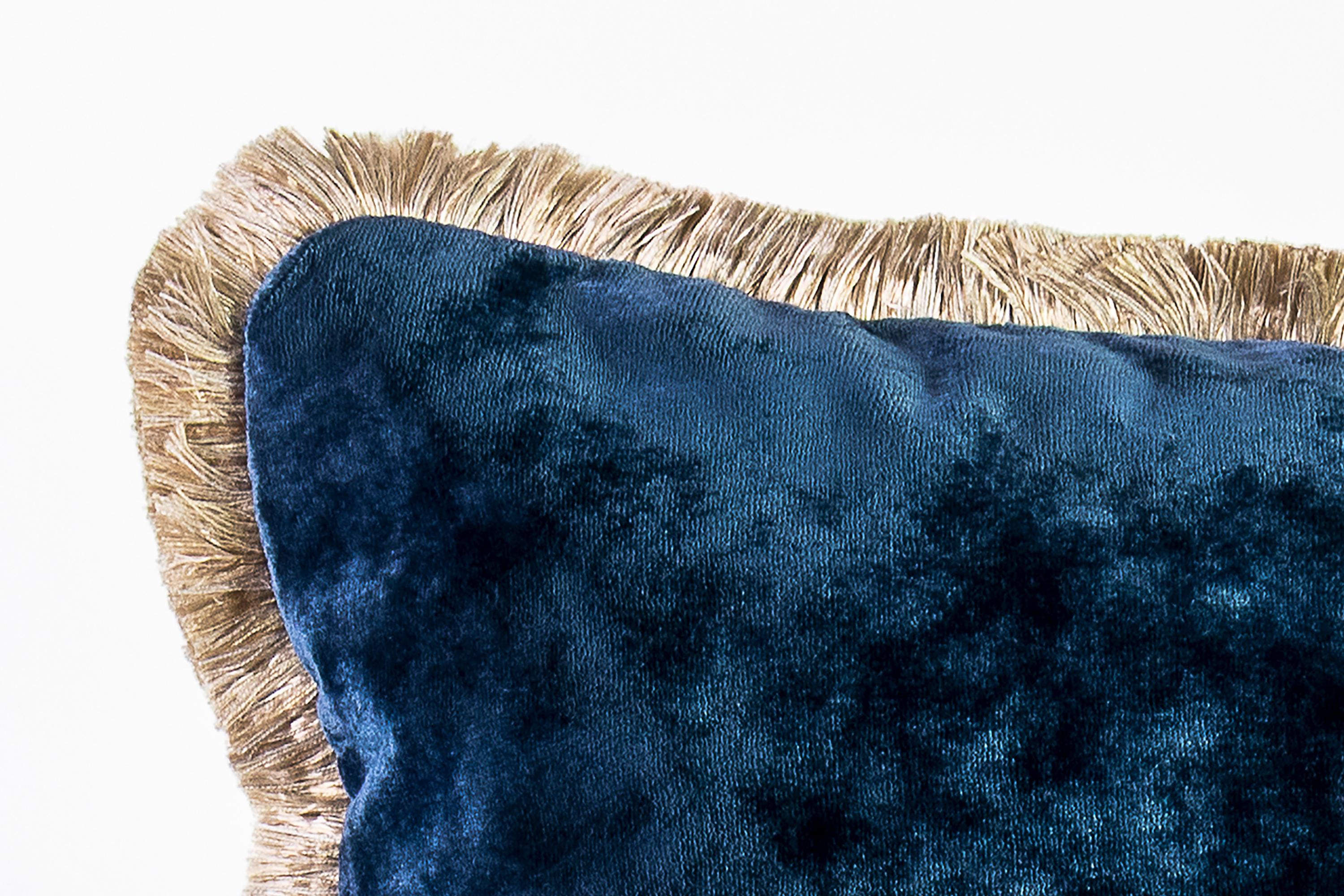 Ricamato Cuscino Estensi in velluto di cotone con Ape regina ricamata, colore blu in vendita