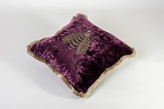 Estensi cotton velvet pillow with embroidered Queen Bee, color purple