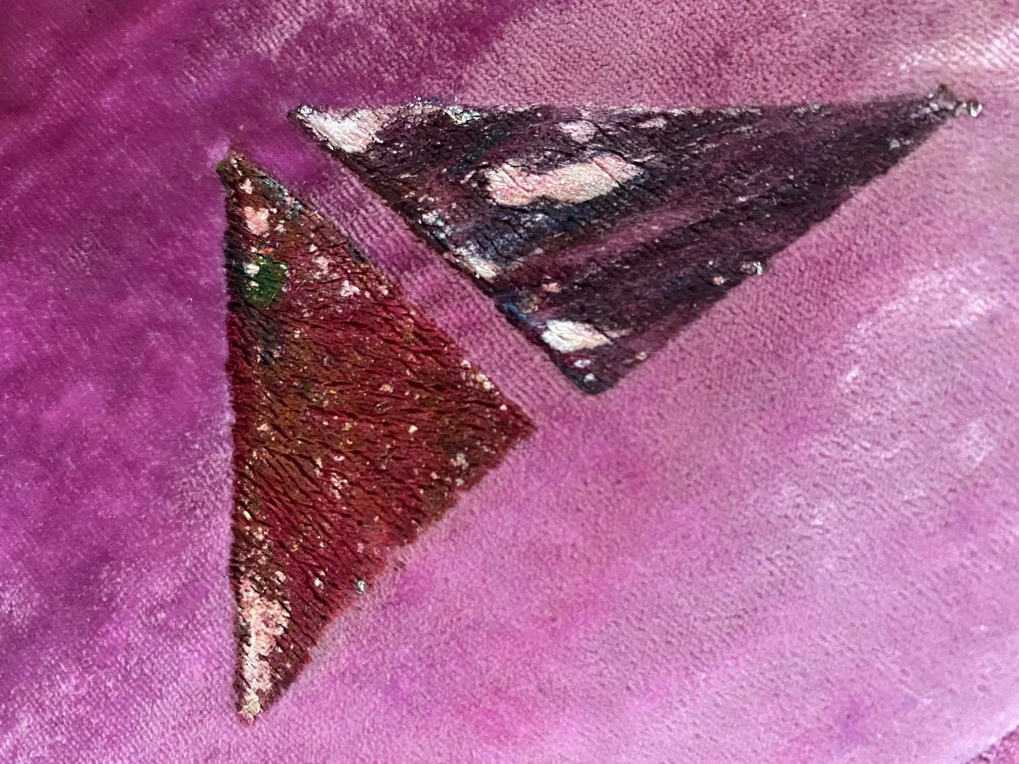 Hand-Crafted Rectangular pink silk velvet pillow with triangles For Sale