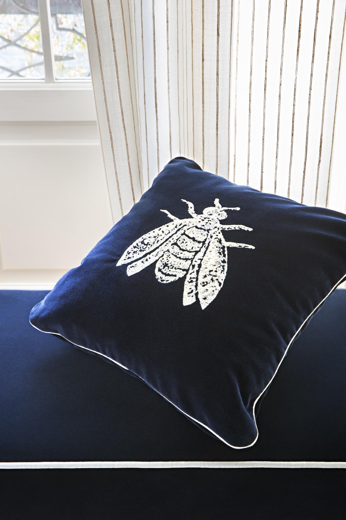 Italian Little Joys cotton velvet pillow with embroidered Bee, dark blue color For Sale