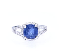 Bague de fiançailles Halo classique saphir bleu coussin 3,77 carats