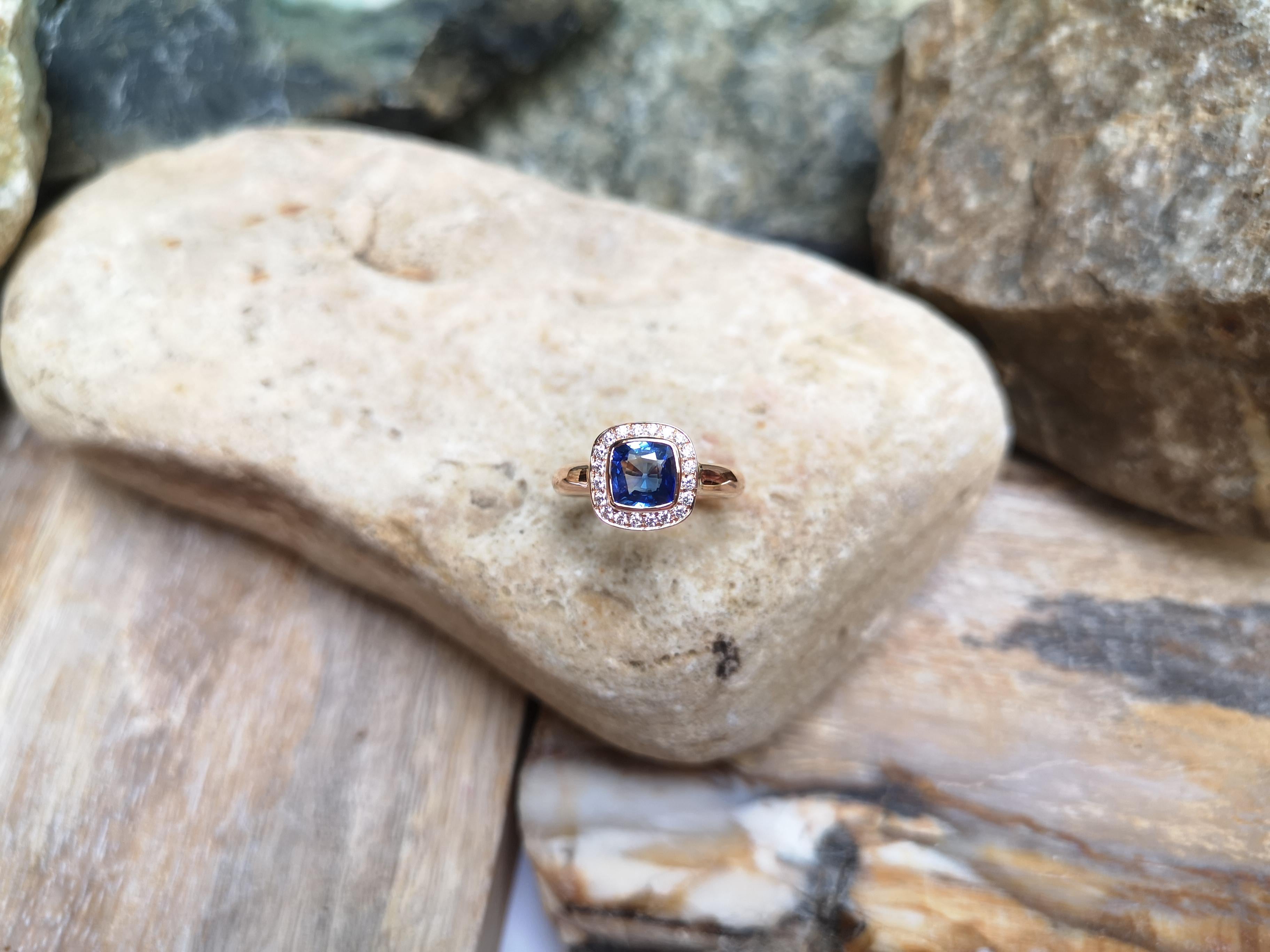 Cushion Blue Sapphire with Diamond Ring Set in 18 Karat Rose Gold Settings In New Condition For Sale In Bangkok, TH