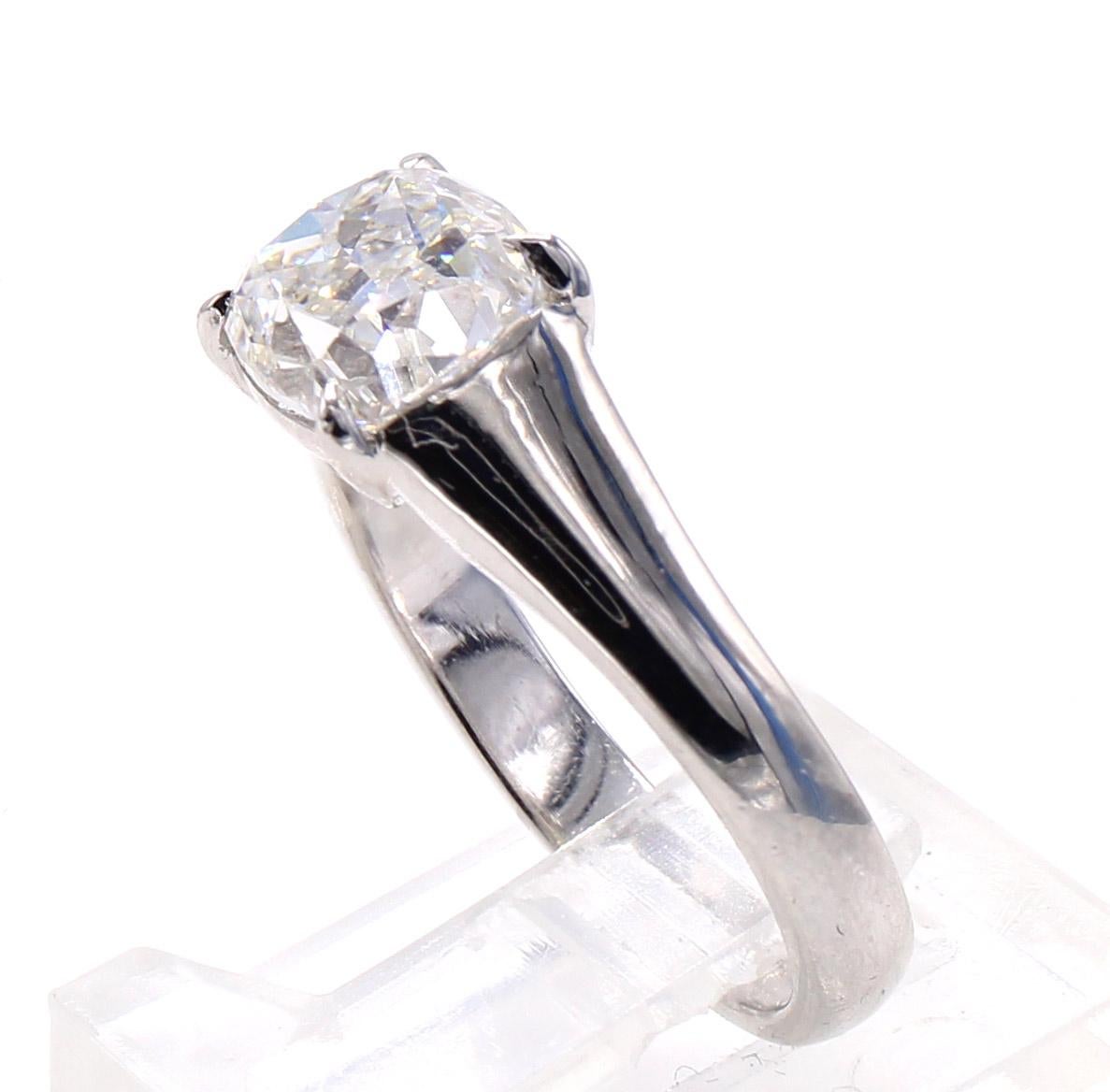 Cushion Brilliant Diamond Platinum Engagement Ring In New Condition For Sale In New York, NY