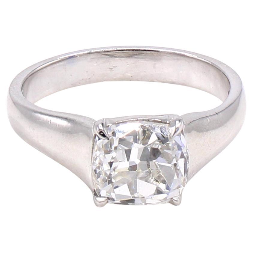 Bague de fiançailles en platine avec diamant taille coussin brillant en vente