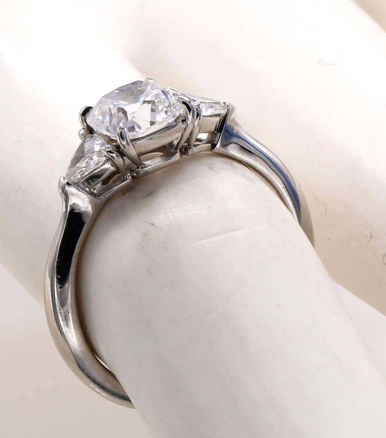 Cushion Brilliant Platinum Diamond Engagement Ring  In New Condition For Sale In New York, NY