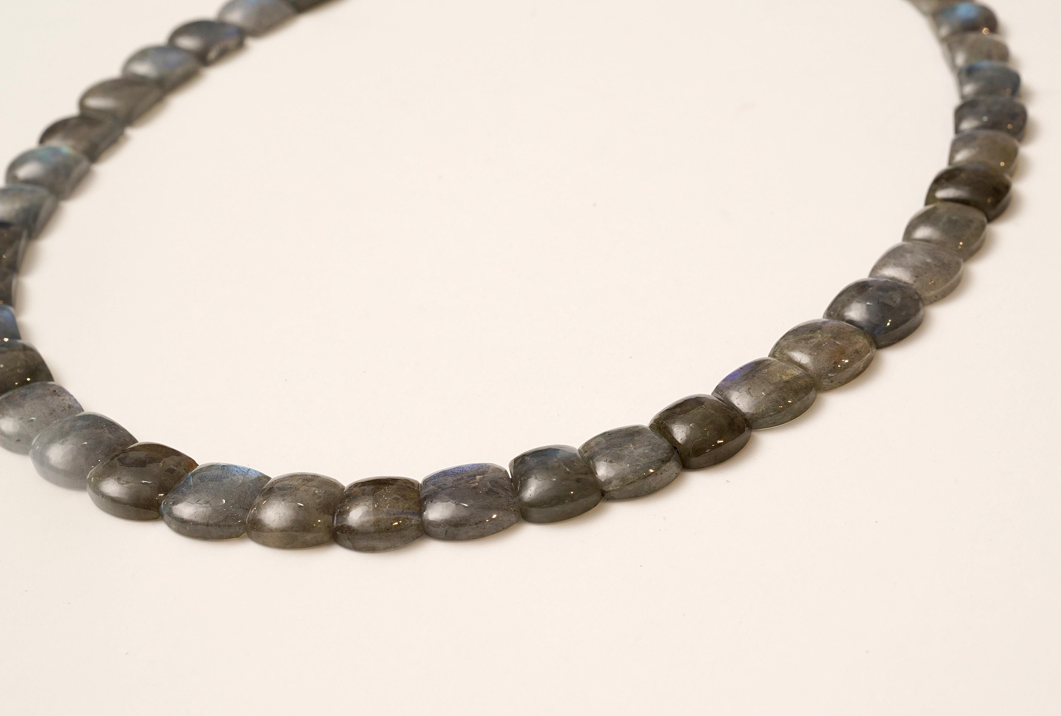 Cushion Cabochon Labradorite Choker Necklace In Excellent Condition In Nantucket, MA