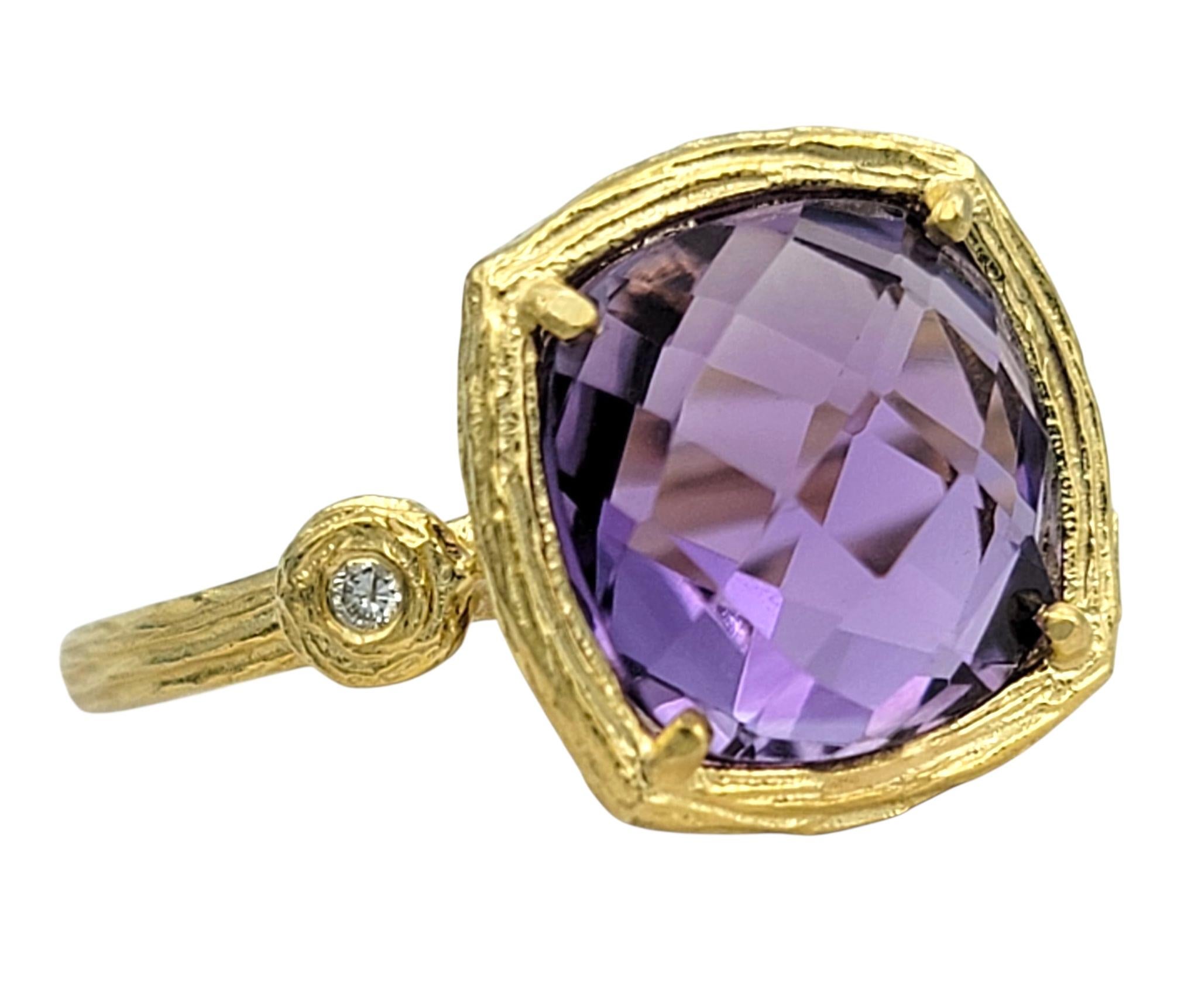 Contemporain Bague en or jaune 14 carats avec améthyste taillée en damier et ornée de diamants en vente