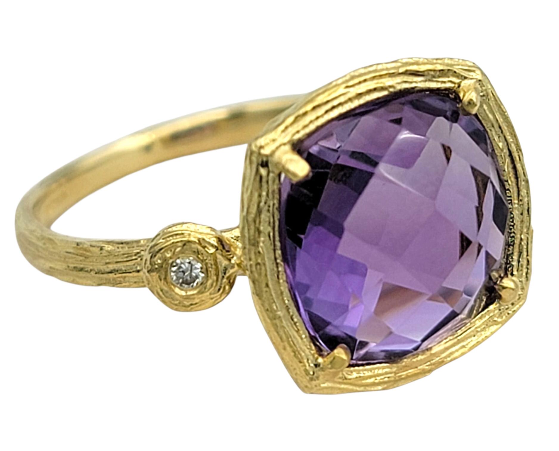 Taille coussin Bague en or jaune 14 carats avec améthyste taillée en damier et ornée de diamants en vente