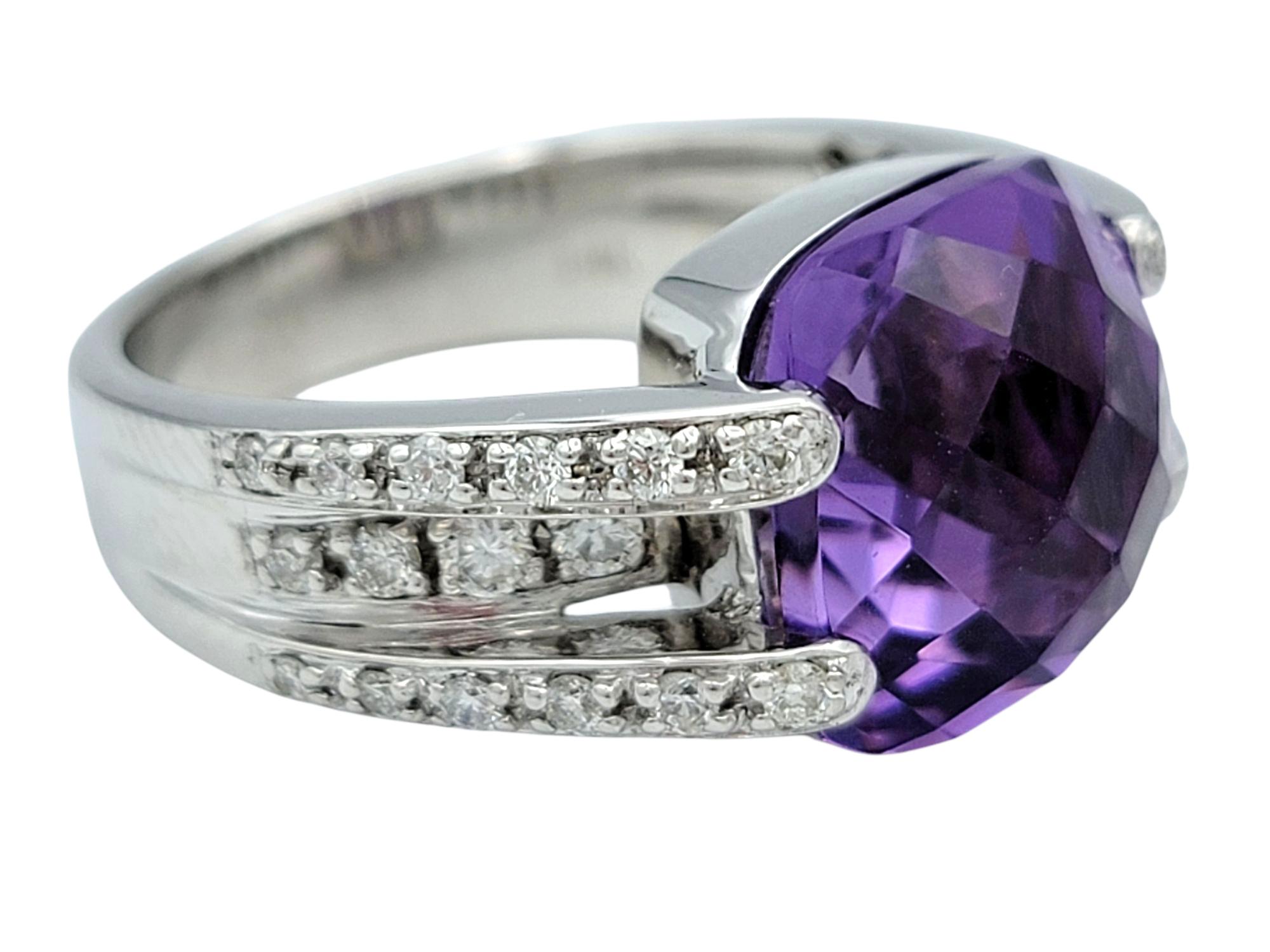 Taille coussin Bague de cocktail en or blanc 14 carats, améthyste et diamant, taille coussin en damier en vente