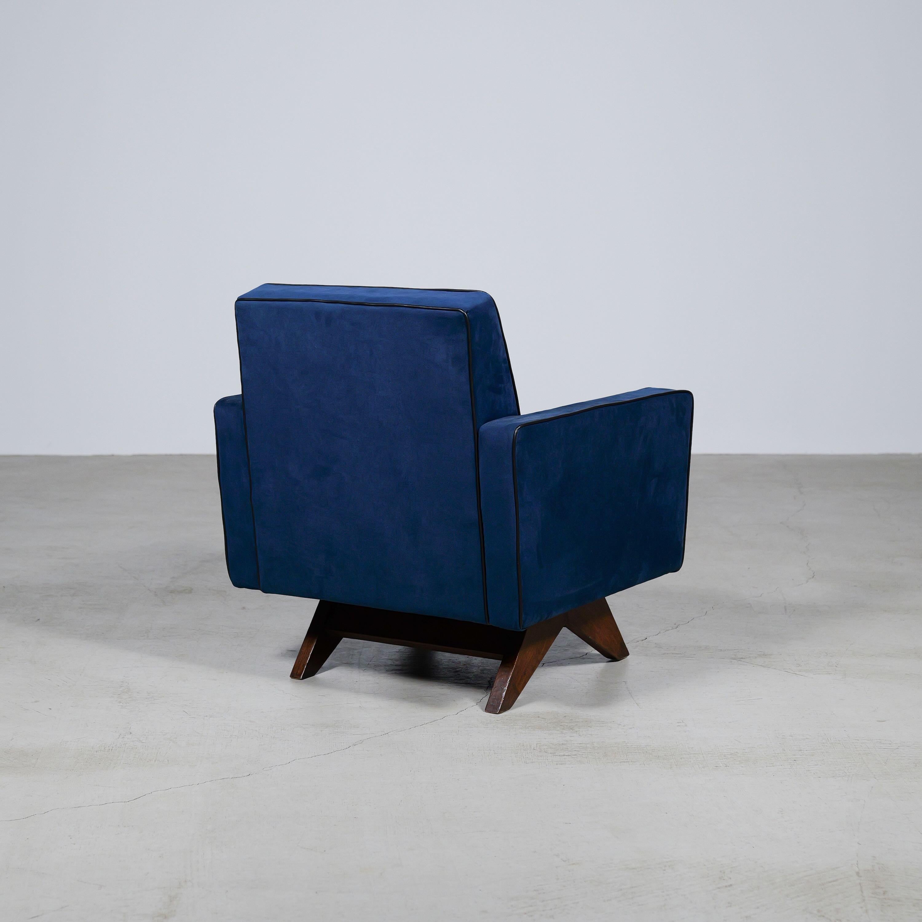 Indien Fauteuil club à coussin de Pierre Jeanneret, vers 1960 en vente