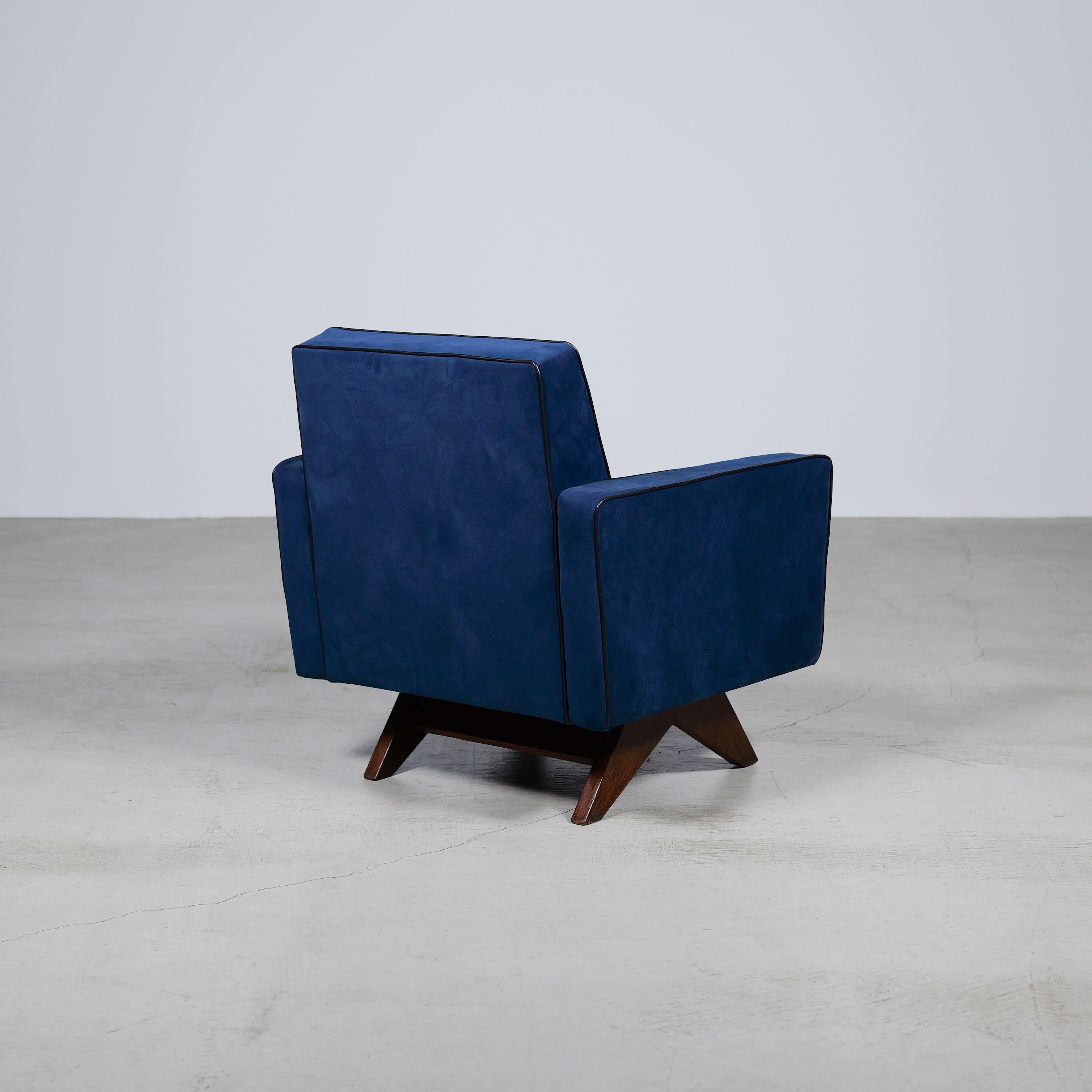 Indien Fauteuil club à coussin de Pierre Jeanneret, vers 1960 en vente