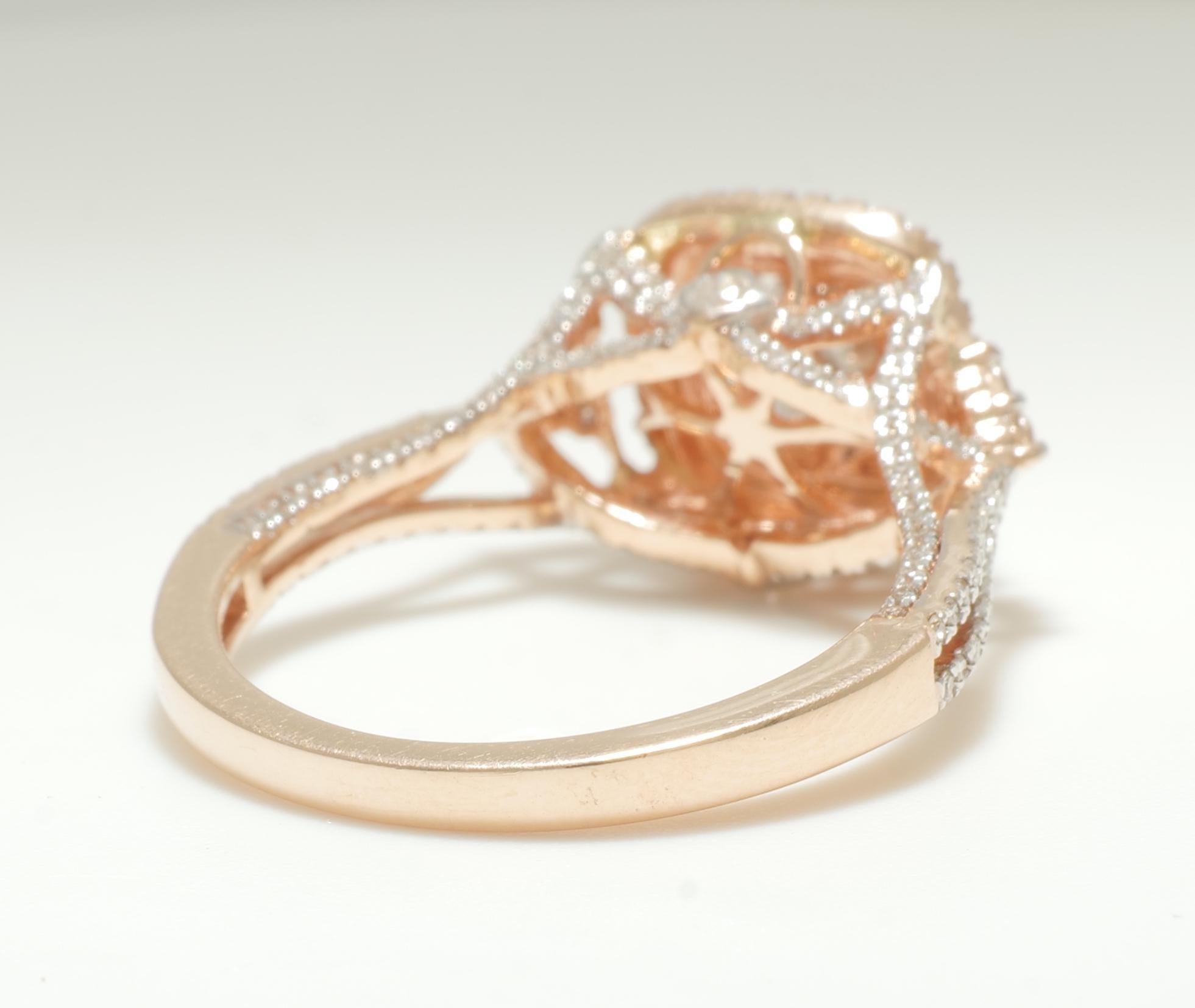 Anello con diamante a cuscino in oro massiccio 14K (certificato) In condizioni Nuovo in vendita a New Delhi, DL