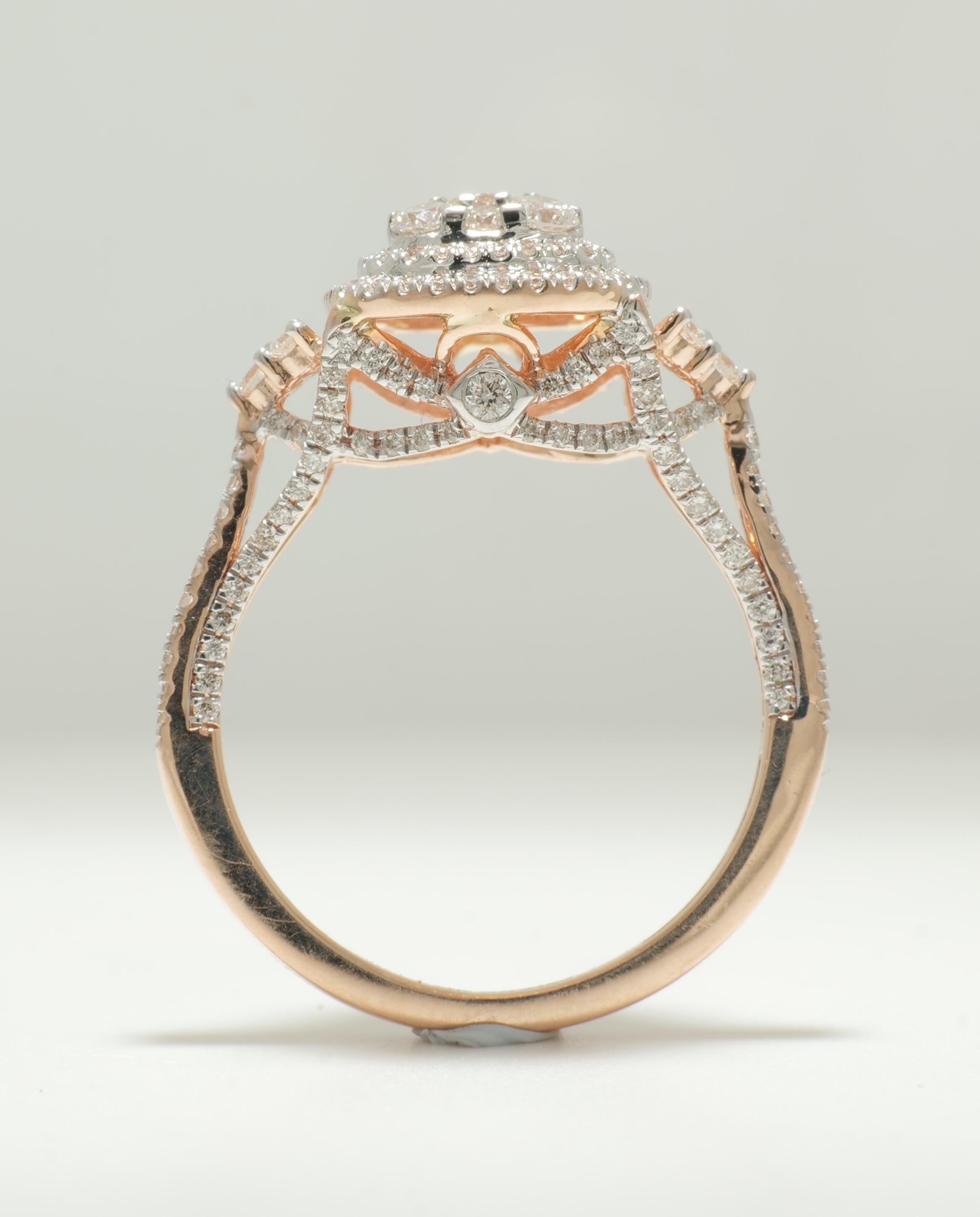 Donna Anello con diamante a cuscino in oro massiccio 14K (certificato) in vendita