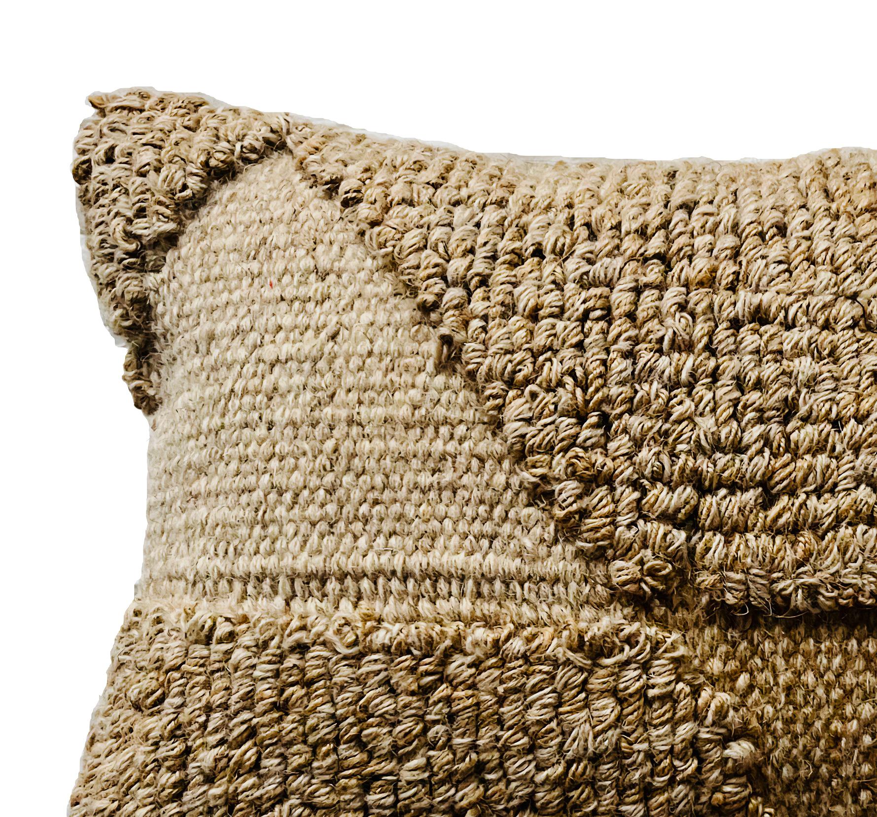 An abstract design collection from Anna Charlotte Atelier, flat and lopped weave 
in hand-spun wool and hemp yarn.

Design: PATCHWORK
Cushion cover. Handwoven wool, hemp on cotton warp
Size: 35 x 50 cm (ACA recommends inside cushion size 40x60