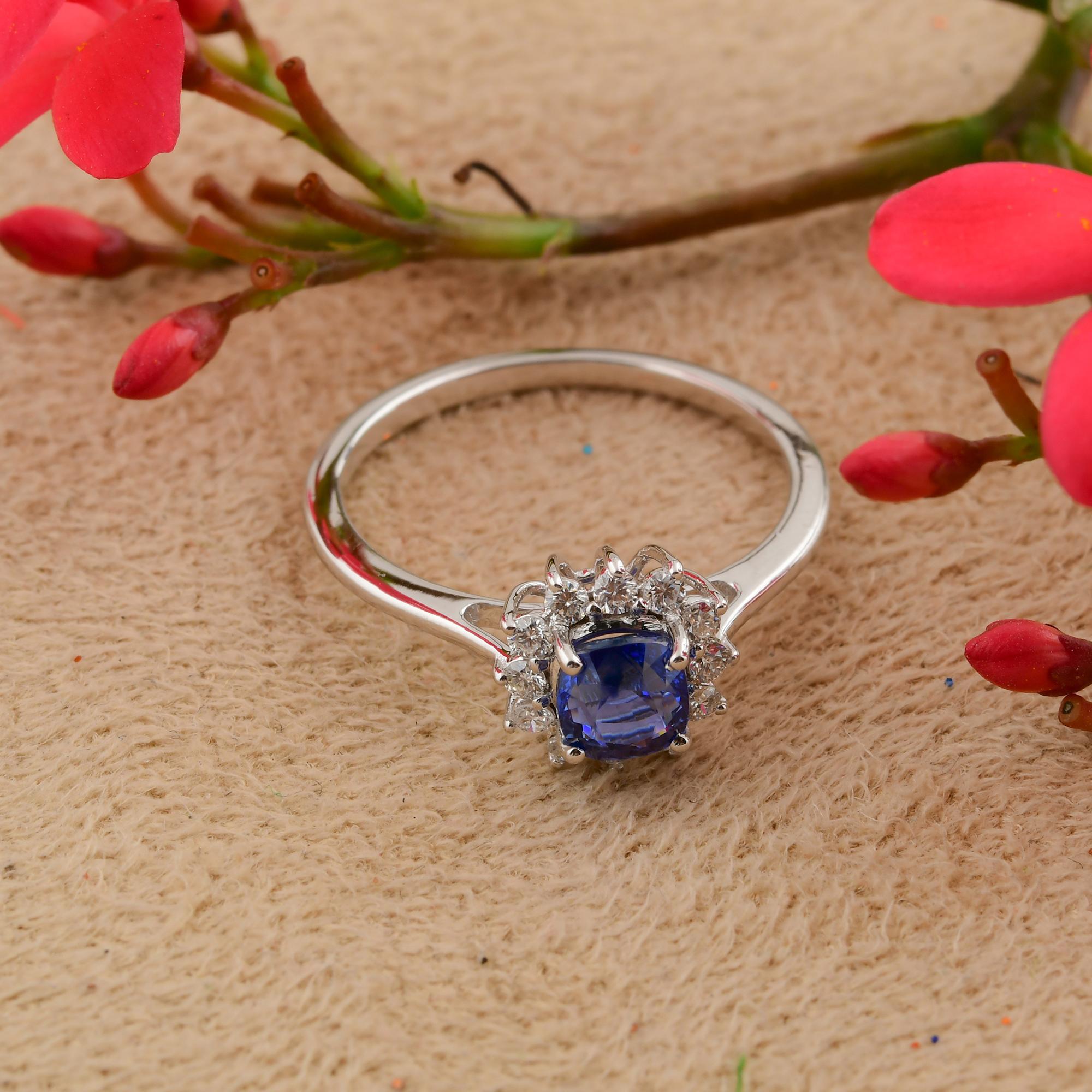 En venta: Alianza de boda con halo de diamantes SI/HI y zafiro azul talla cojín 1,01 ct Oro blanco 18k  6