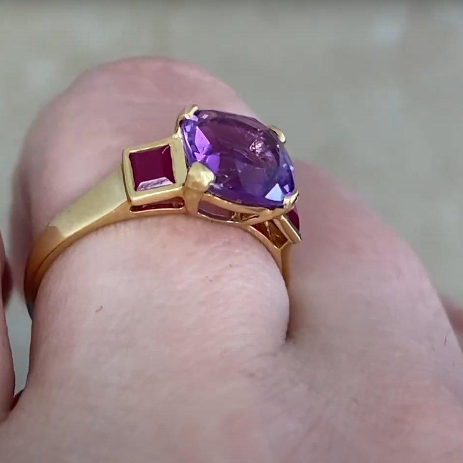 Taille coussin Bague en or jaune 18 carats, améthyste taille coussin (environ 1,80 carat) et rubis en vente
