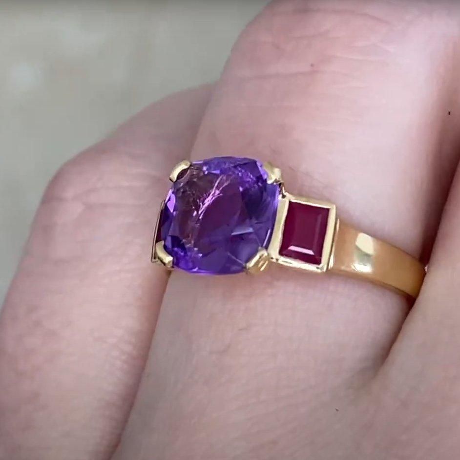Bague en or jaune 18 carats, améthyste taille coussin (environ 1,80 carat) et rubis Pour femmes en vente
