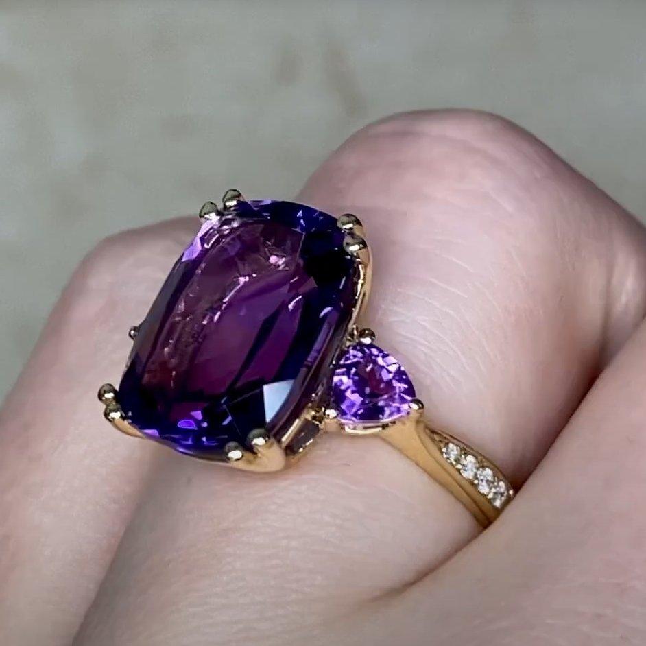 Anillo de amatista talla cojín (aprox. 6,00 quilates), oro amarillo de 14k en Excelente estado para la venta en New York, NY