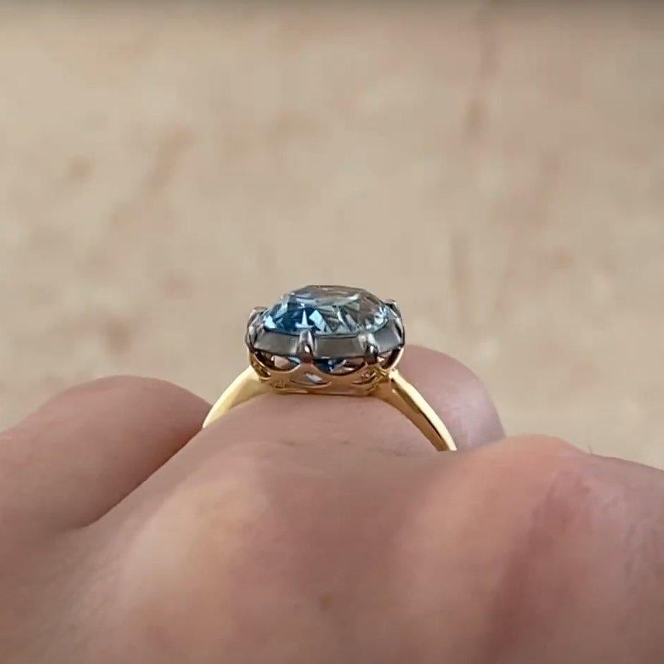 Women's Cushion Cut Aquamarine (Approx 2.70-Carats) Ring, 18K Yellow Gold For Sale