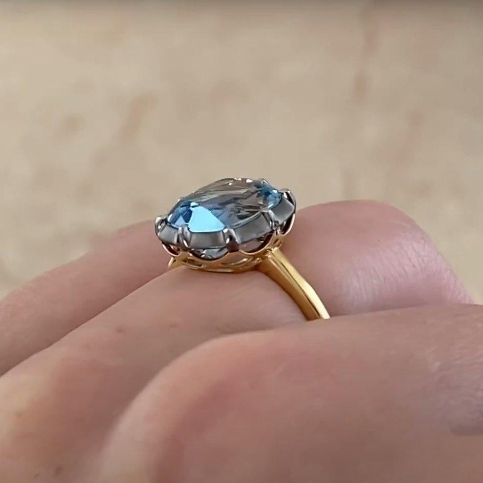 Cushion Cut Aquamarine (Approx 2.70-Carats) Ring, 18K Yellow Gold For Sale 1