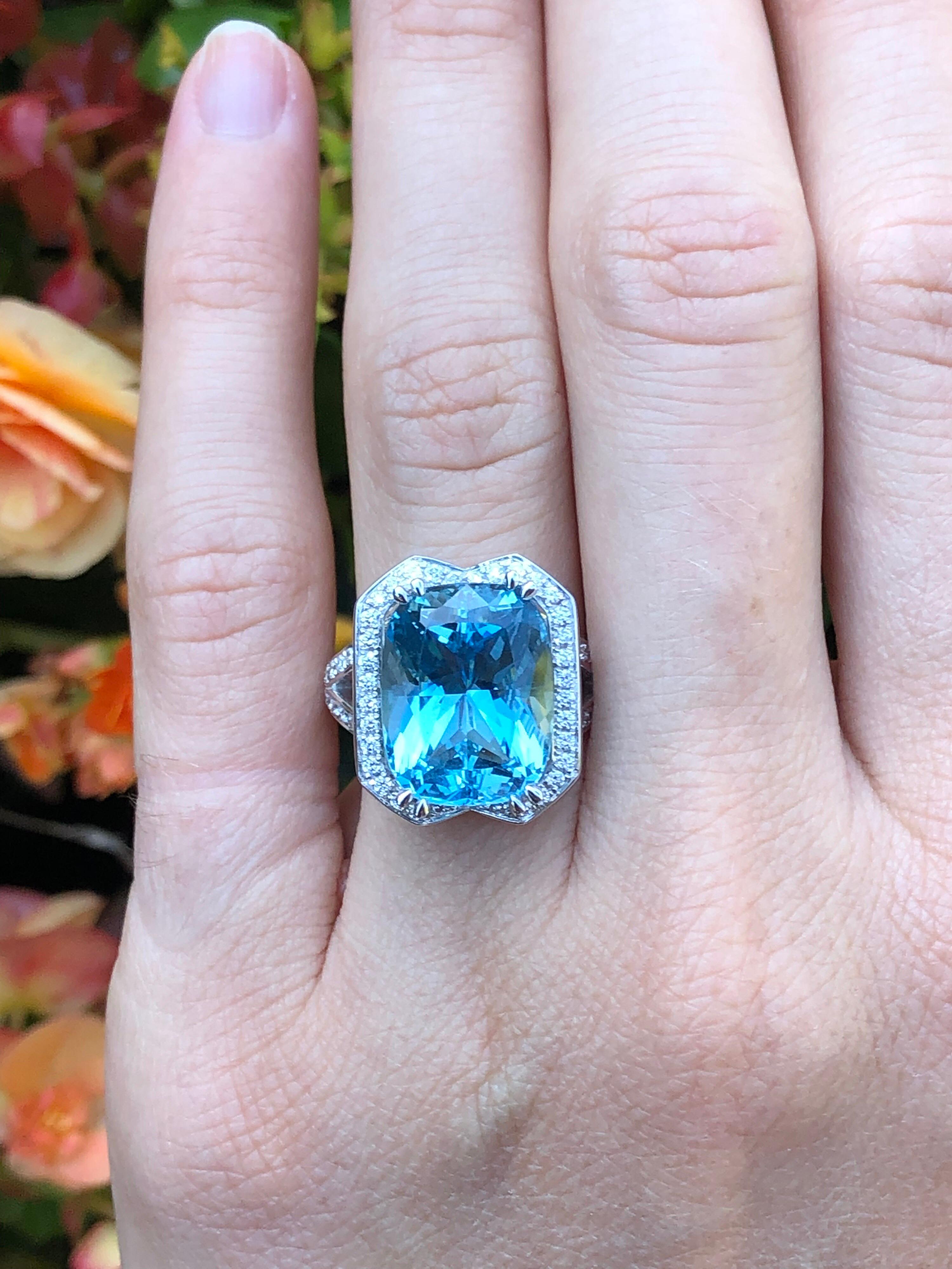 Anillo de aguamarina talla cojín 8,95 quilates en venta 2