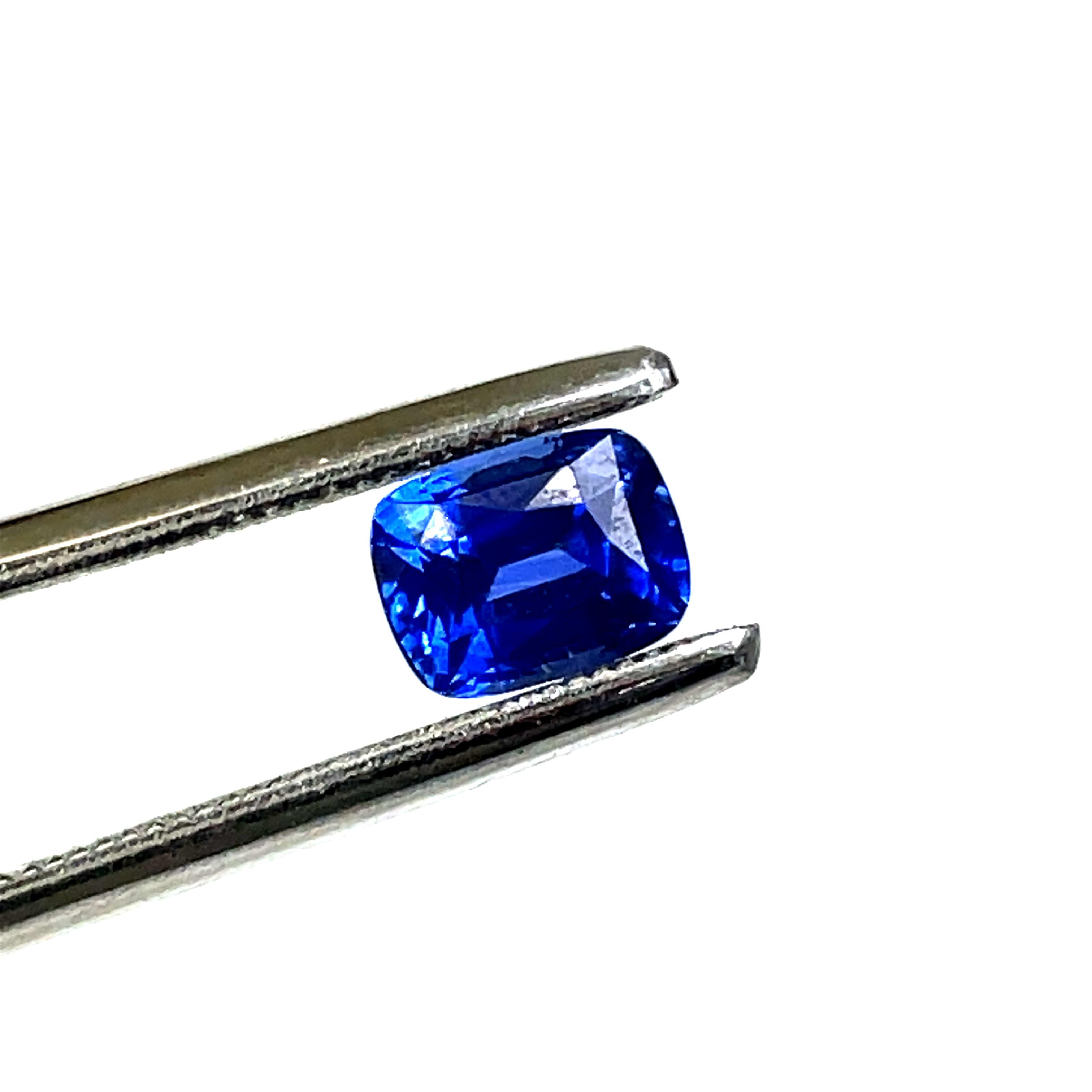 Cushion-Cut Blue Sapphire Cts 1.08 In New Condition For Sale In Hong Kong, HK