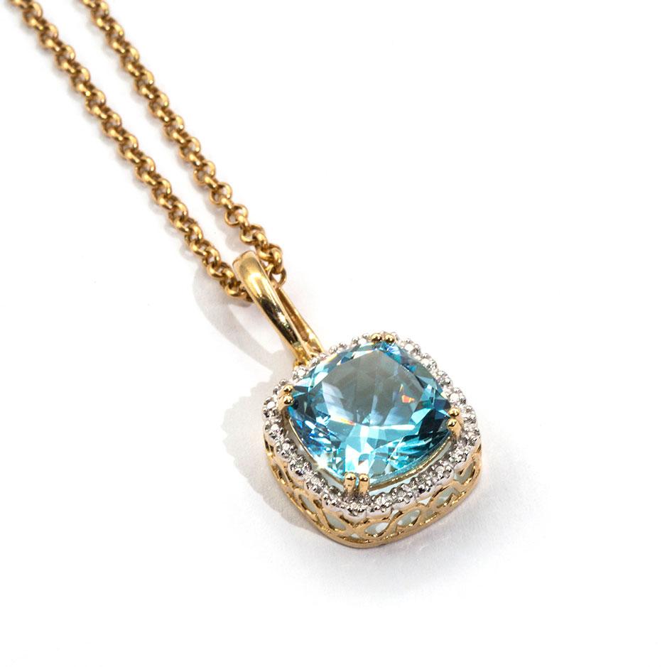 Cushion Cut Blue Topaz and Diamond 9 Carat Yellow Gold Pendant and Gold Chain In Good Condition In Hamilton, AU