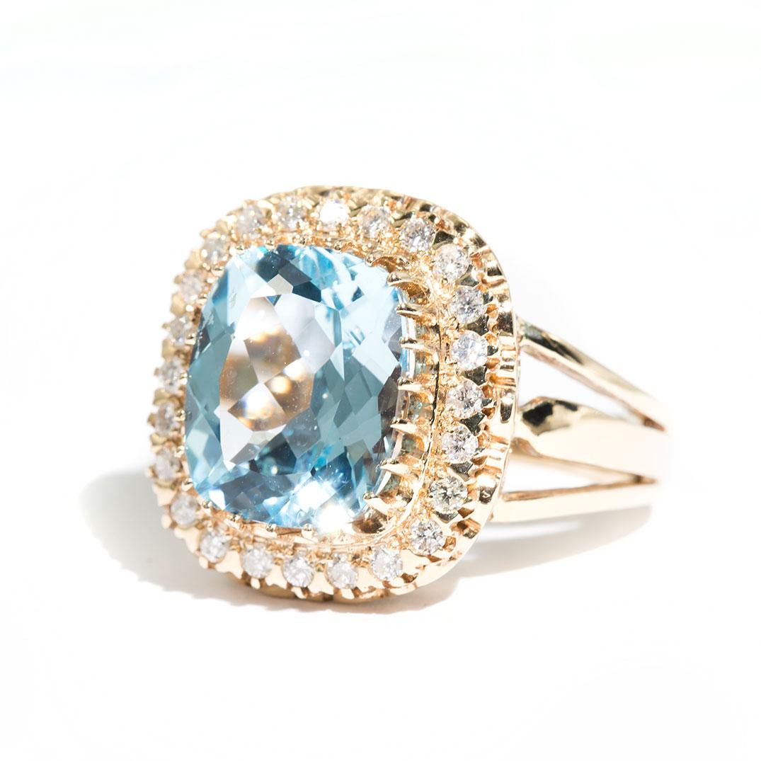Cushion Cut Blue Topaz and Diamond Vintage 9 Carat Yellow Gold Cocktail Ring 3