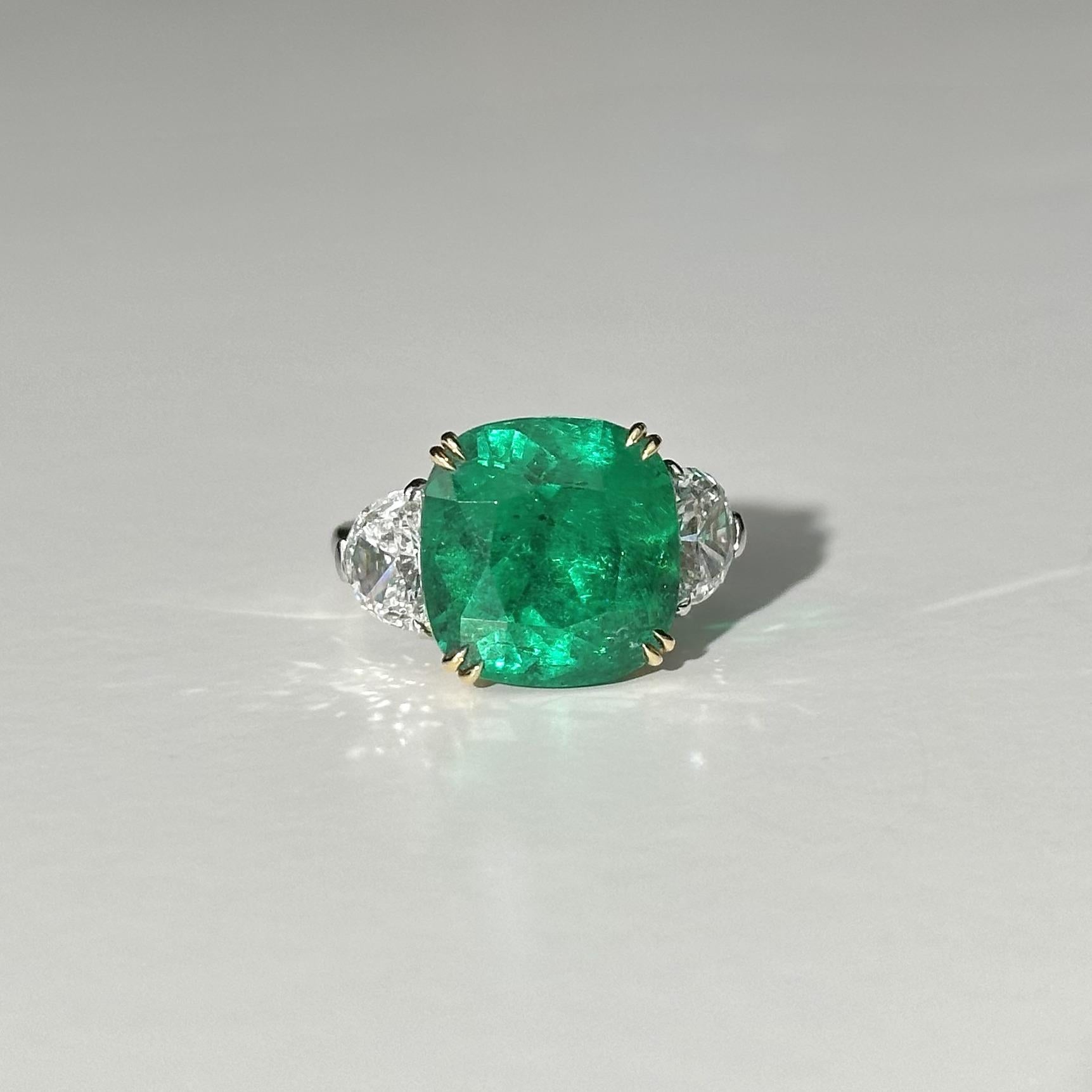 Jewels Aficionado offers an excellent gift for a milestone anniversary, this emerald ring represents the best of the Earth’s natural wonders. The stone’s remarkable glowing green color is the perfect example of why humans remain enamored with