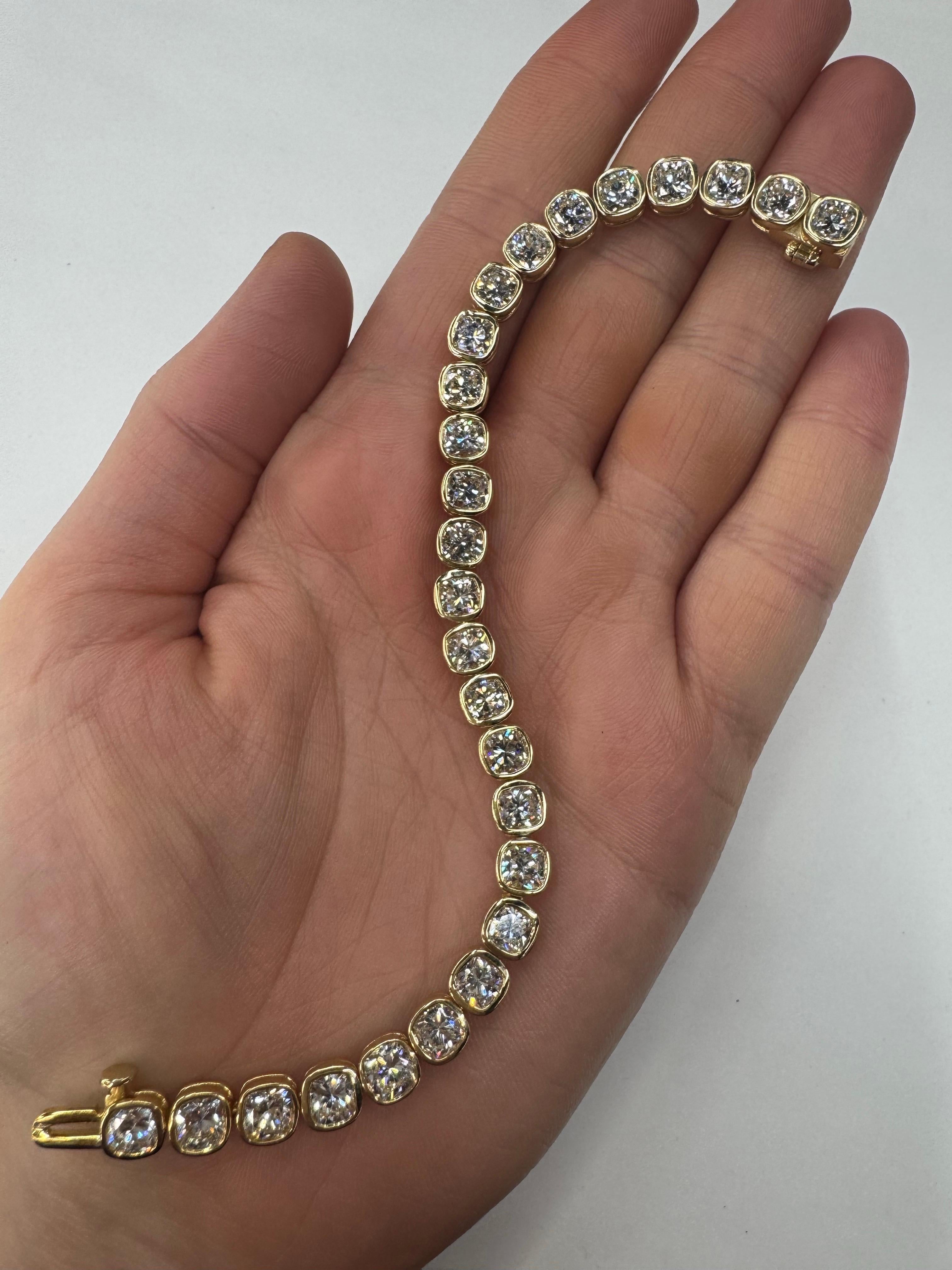 Tennisarmband mit Diamant-Lünette im Kissenschliff 14,18 Karat 18KT 0,52 Karat, Jedes F-G VS im Angebot 5