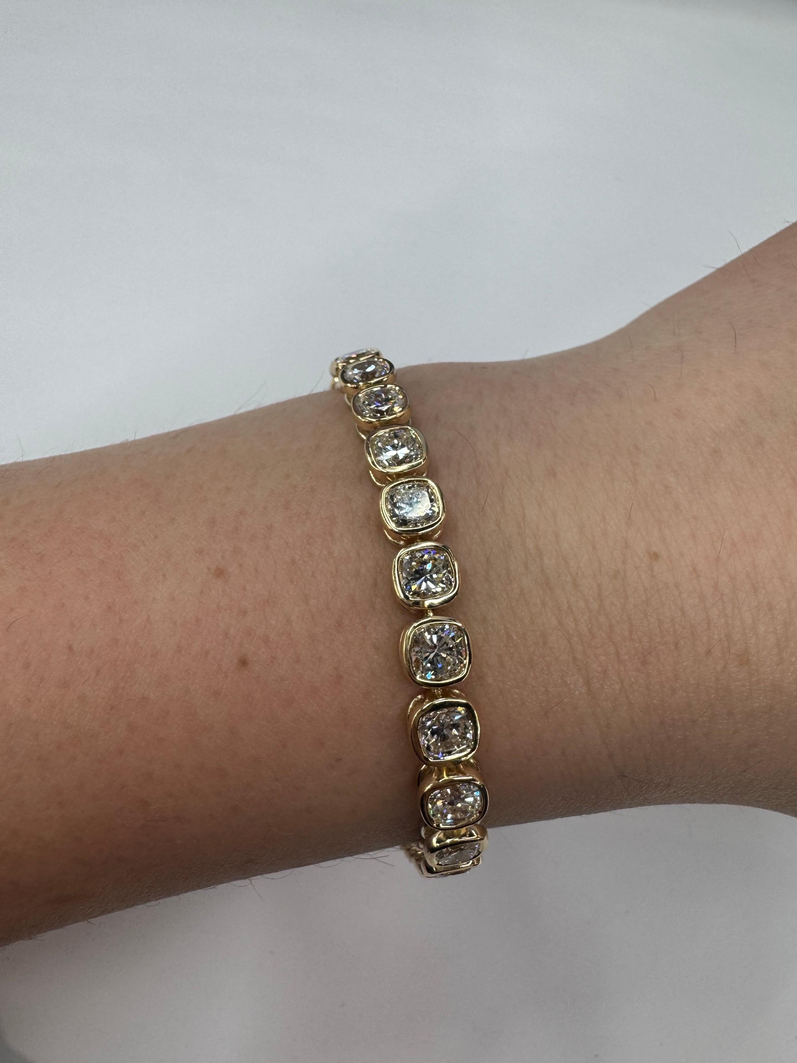 Tennisarmband mit Diamant-Lünette im Kissenschliff 14,18 Karat 18KT 0,52 Karat, Jedes F-G VS im Angebot 11