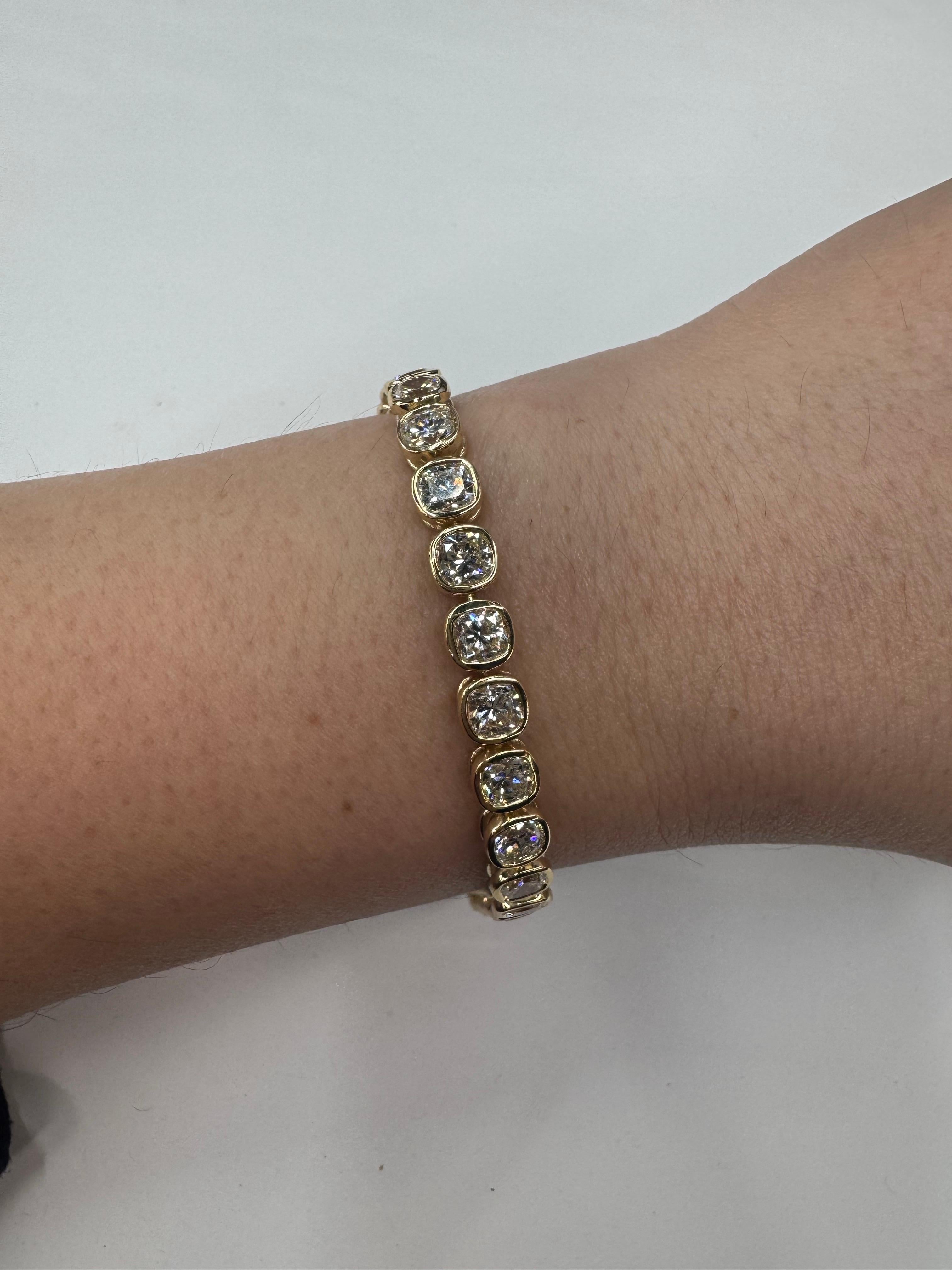Tennisarmband mit Diamant-Lünette im Kissenschliff 14,18 Karat 18KT 0,52 Karat, Jedes F-G VS im Angebot 3