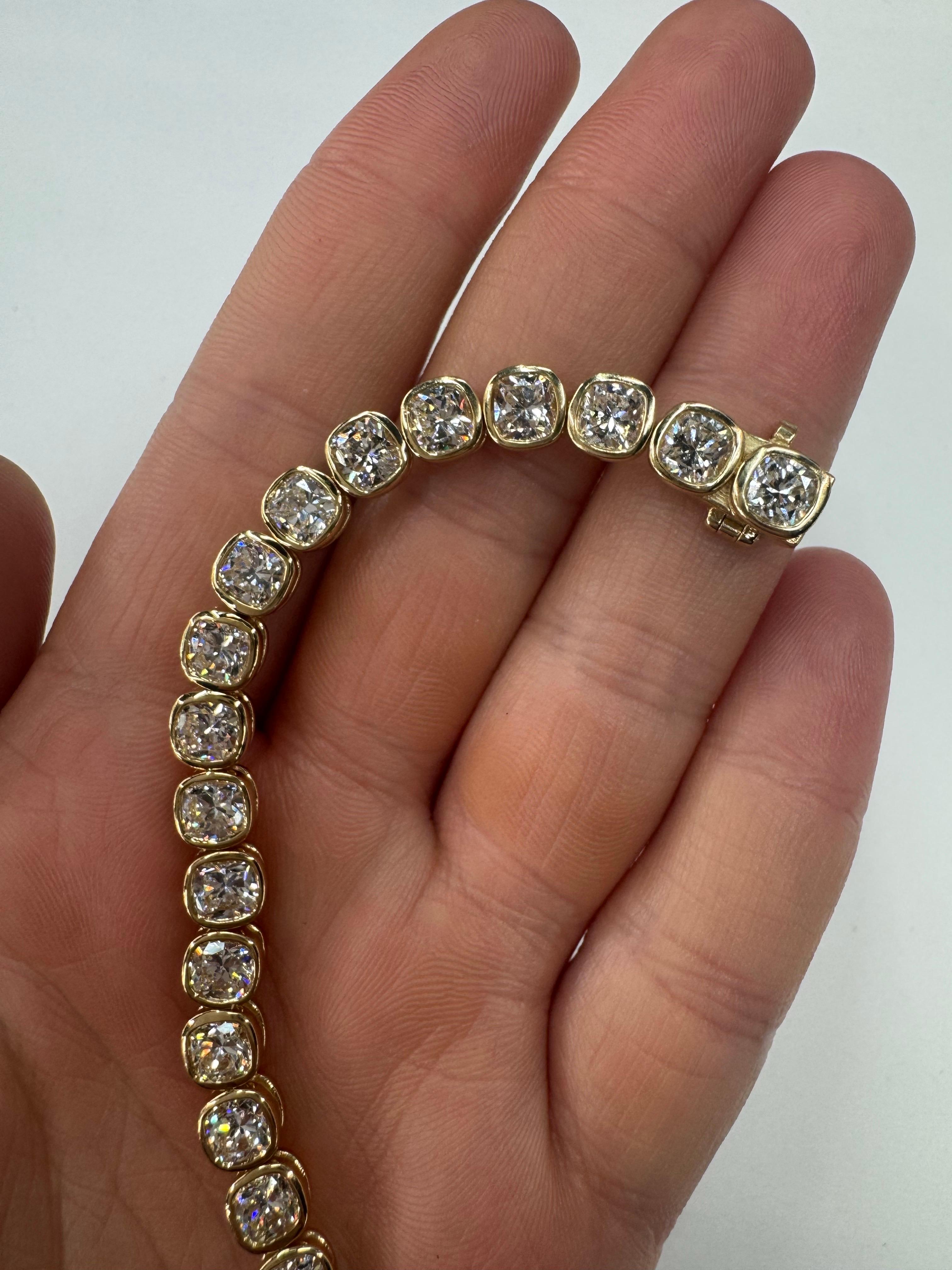 Tennisarmband mit Diamant-Lünette im Kissenschliff 14,18 Karat 18KT 0,52 Karat, Jedes F-G VS im Angebot 4