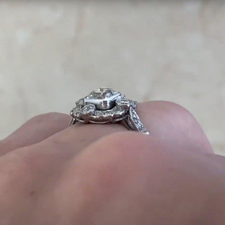 Anello di fidanzamento con diamanti taglio cuscino (circa 0.70 carati), platino In condizioni ottime in vendita a New York, NY