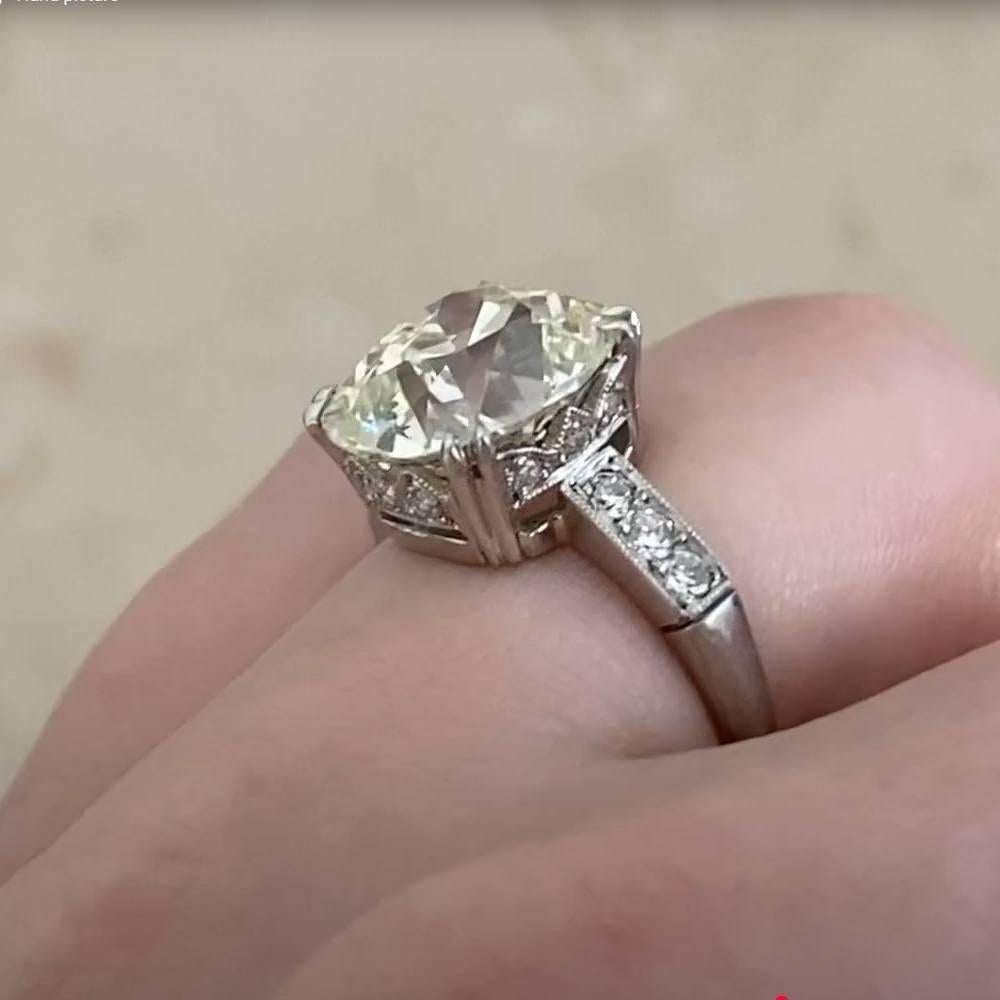 Cushion Cut Diamond Engagement Ring (Approx. 5.10-Carats), Platinum In Excellent Condition For Sale In New York, NY
