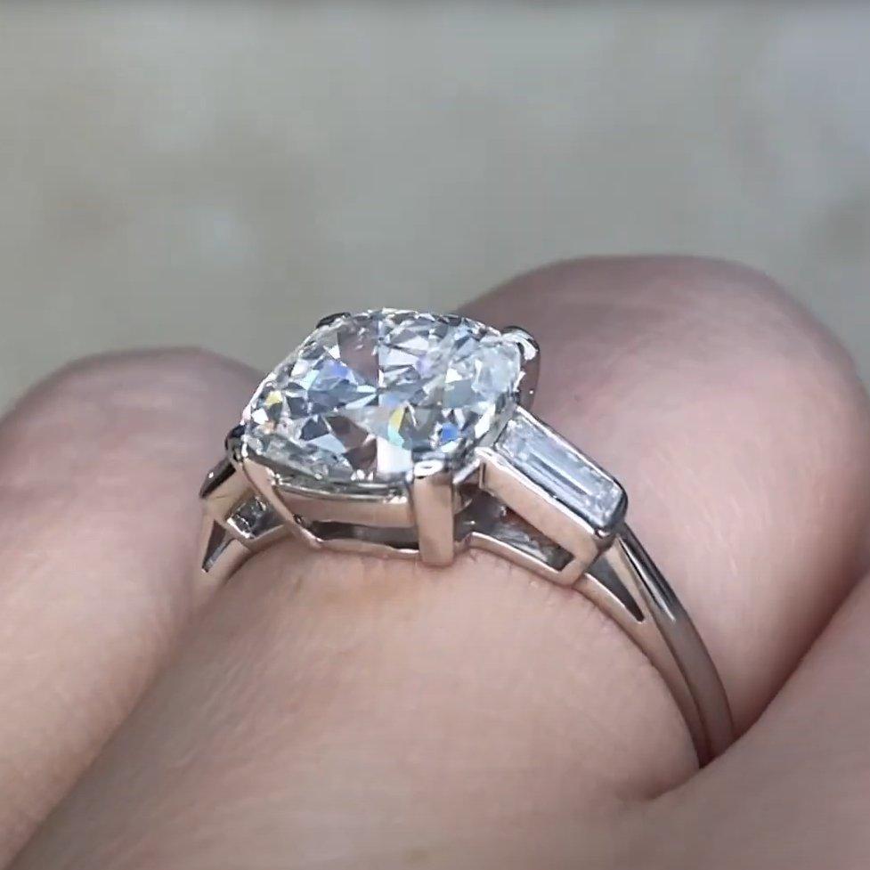 En vente :  Bague de fiançailles en platine avec diamant taille coussin (environ 2,10 carats, certifié GIA) 3
