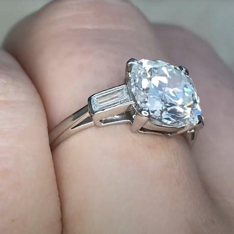 En venta: Anillo de compromiso de diamantes talla cojín (GIA aprox. 2,10 quilates), platino  4