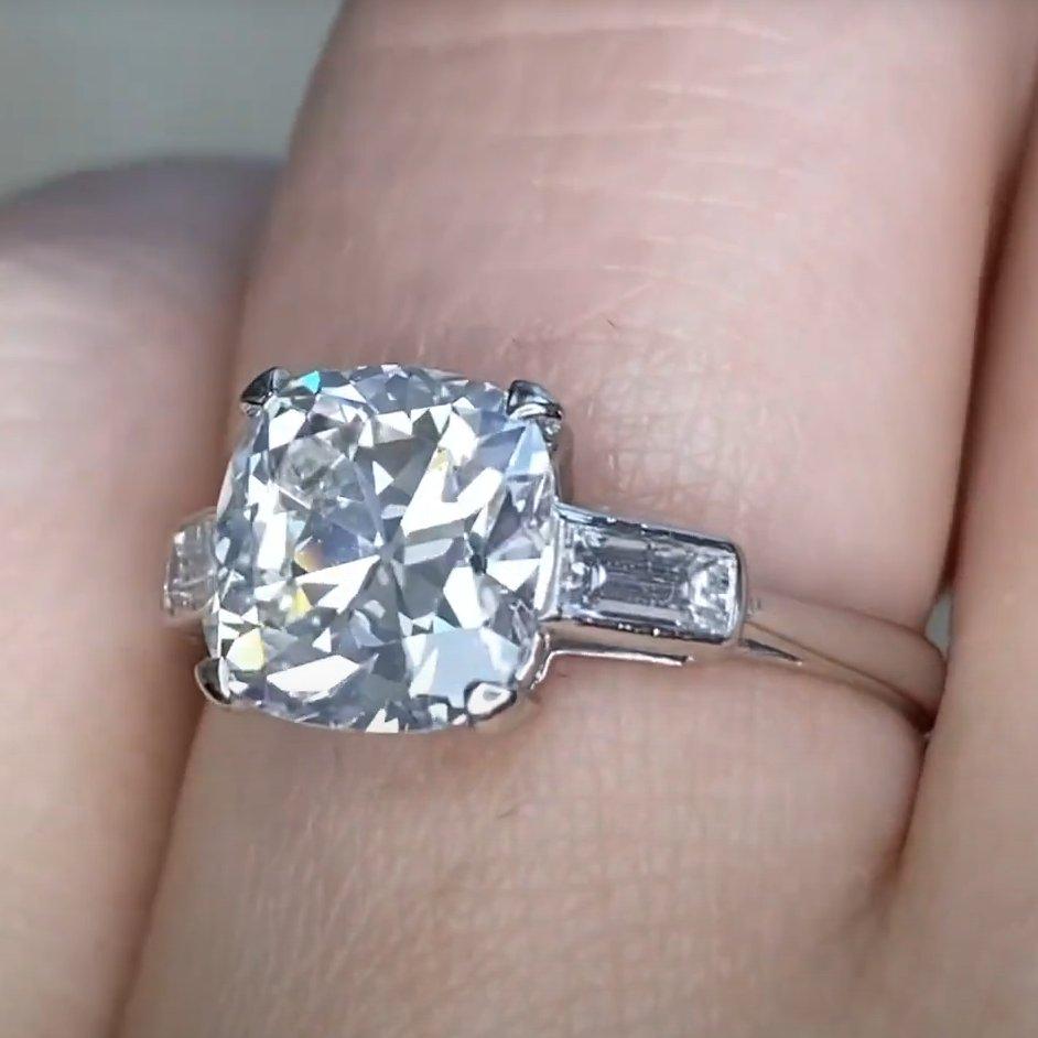 En venta: Anillo de compromiso de diamantes talla cojín (GIA aprox. 2,10 quilates), platino  6