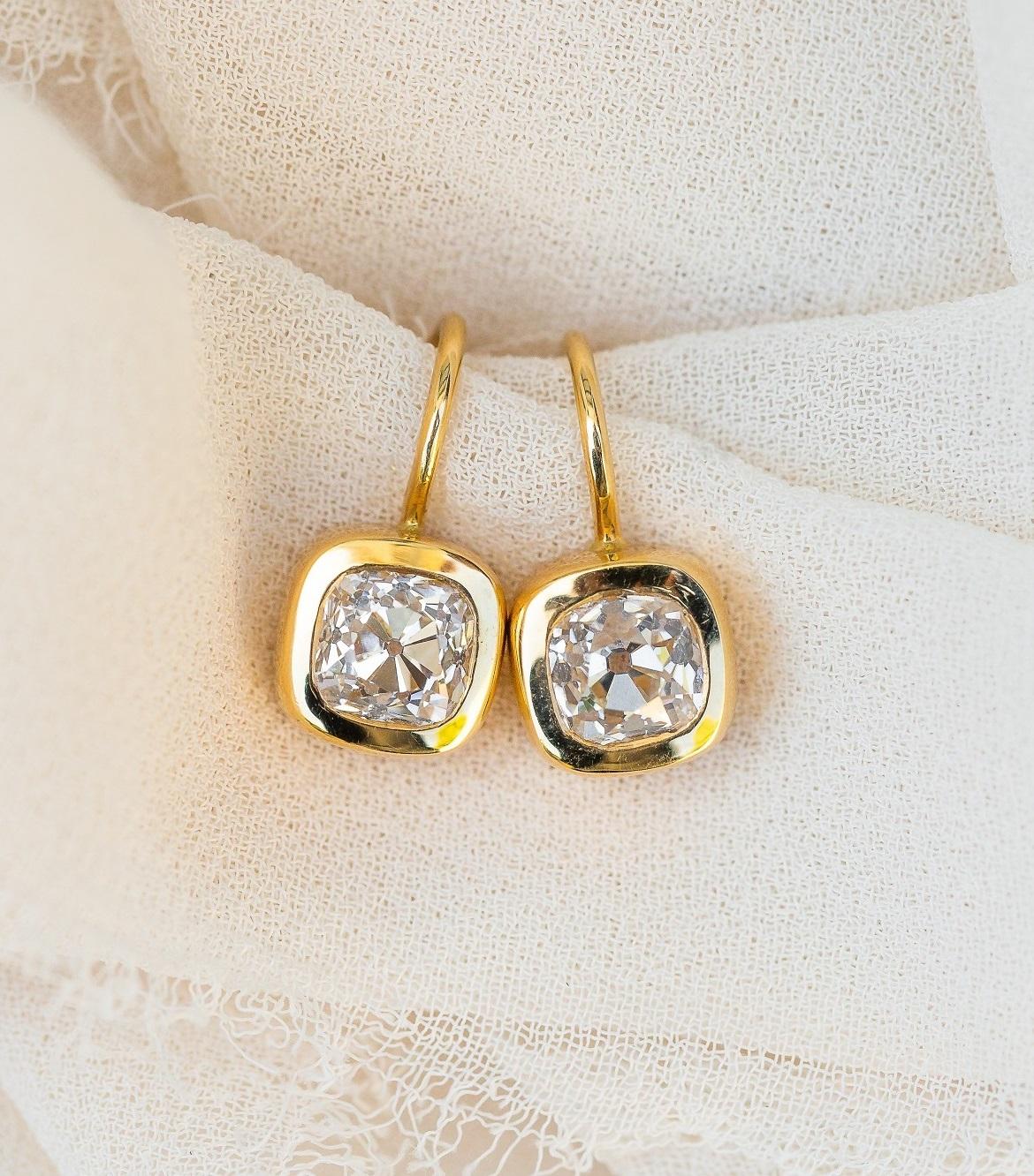 Contemporary Handcrafted Joyce Cushion Cut Diamond Drop Earrings by Single Stone For Sale