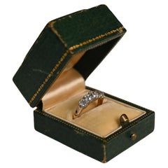 Anillo de cinco piedras con diamantes talla cojín (aprox. 1,4 quilates), oro amarillo de 18 quilates